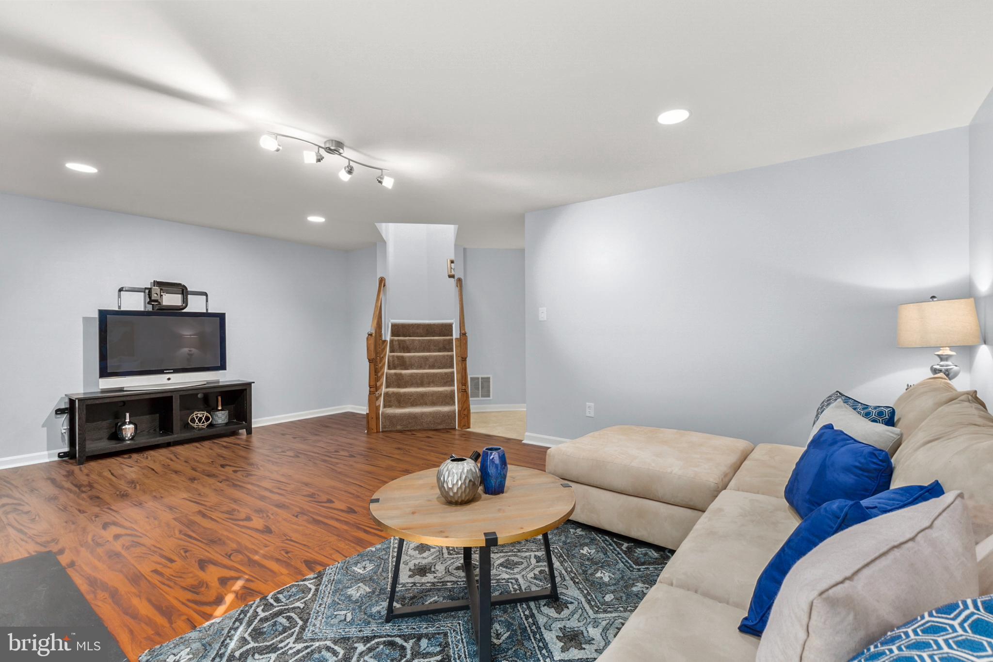 THE MEWS - Residential