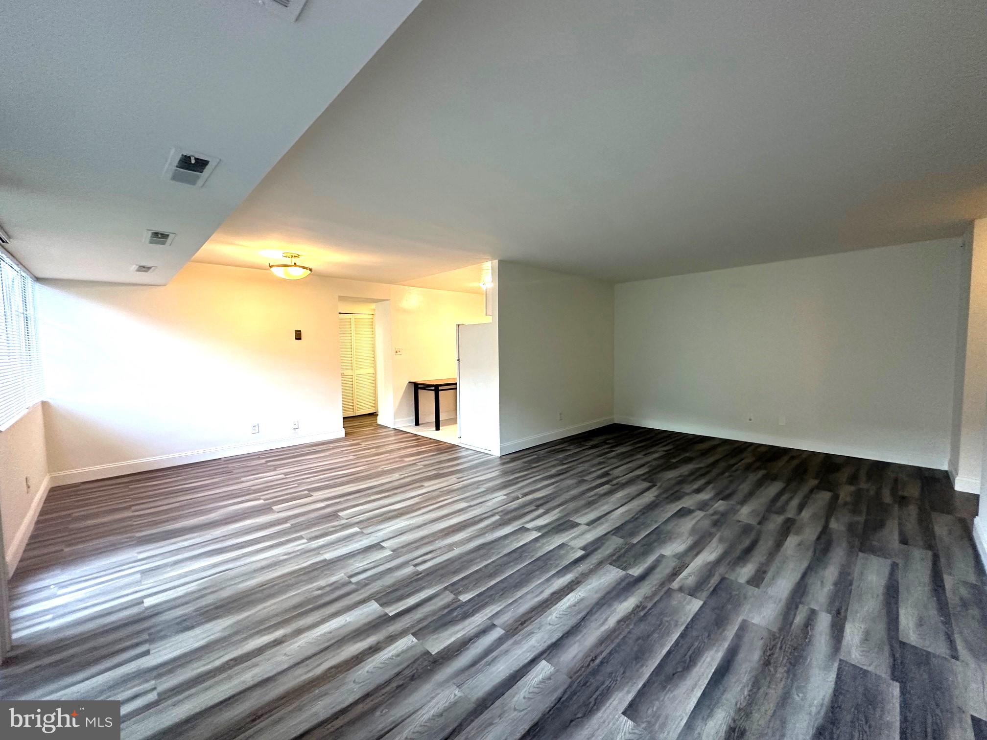 THE SEASONS - Residential