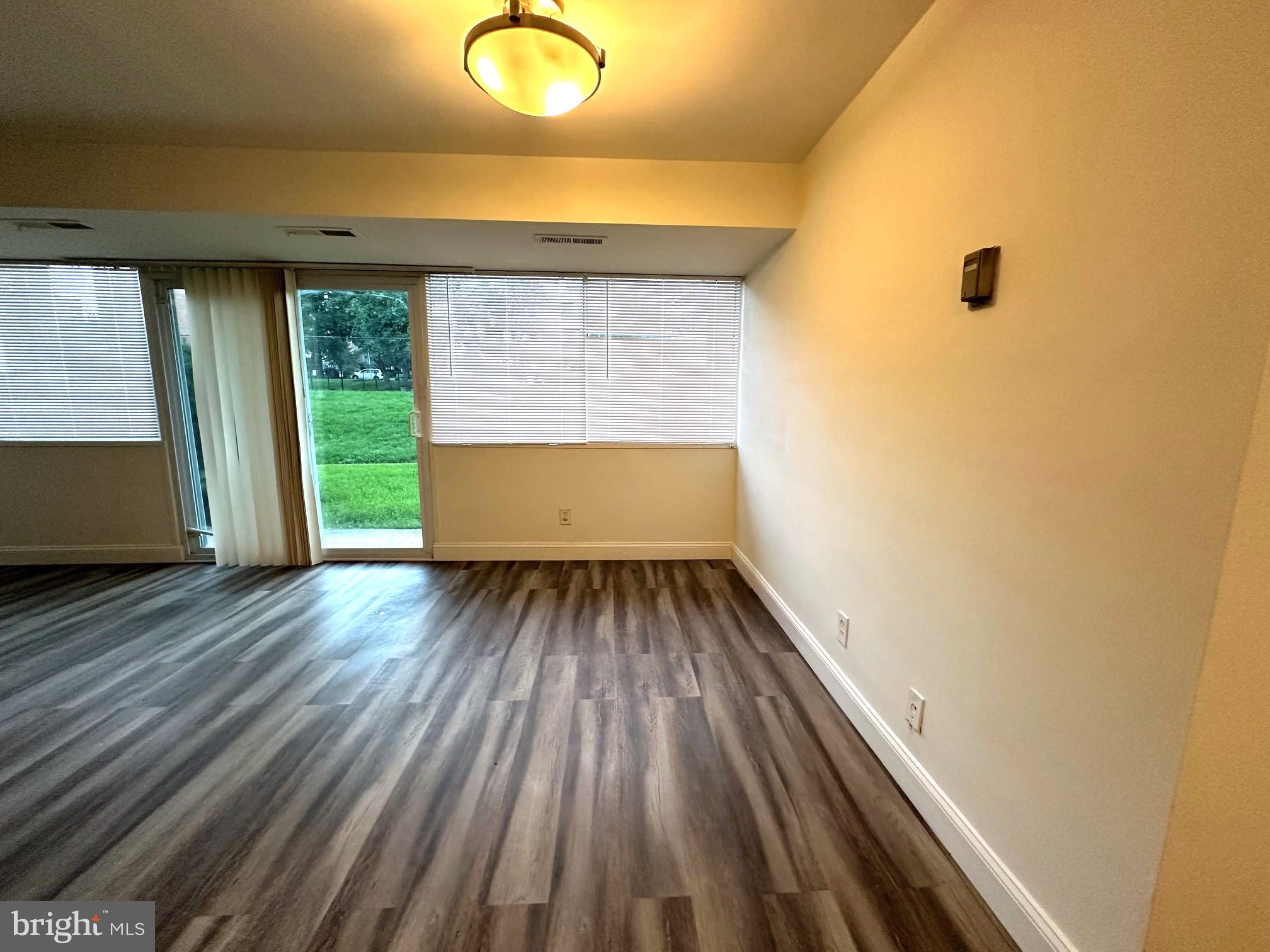 THE SEASONS - Residential