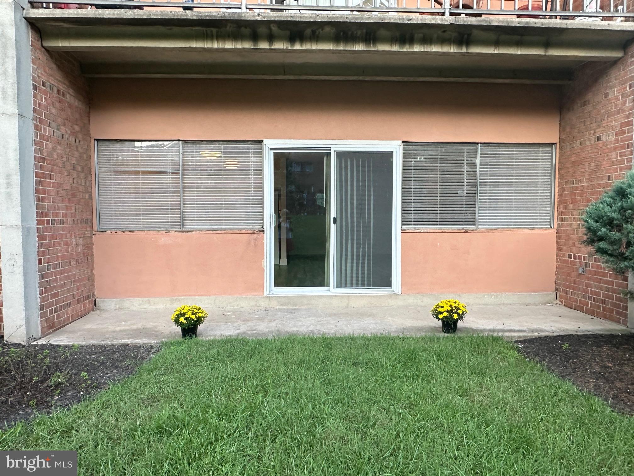 THE SEASONS - Residential