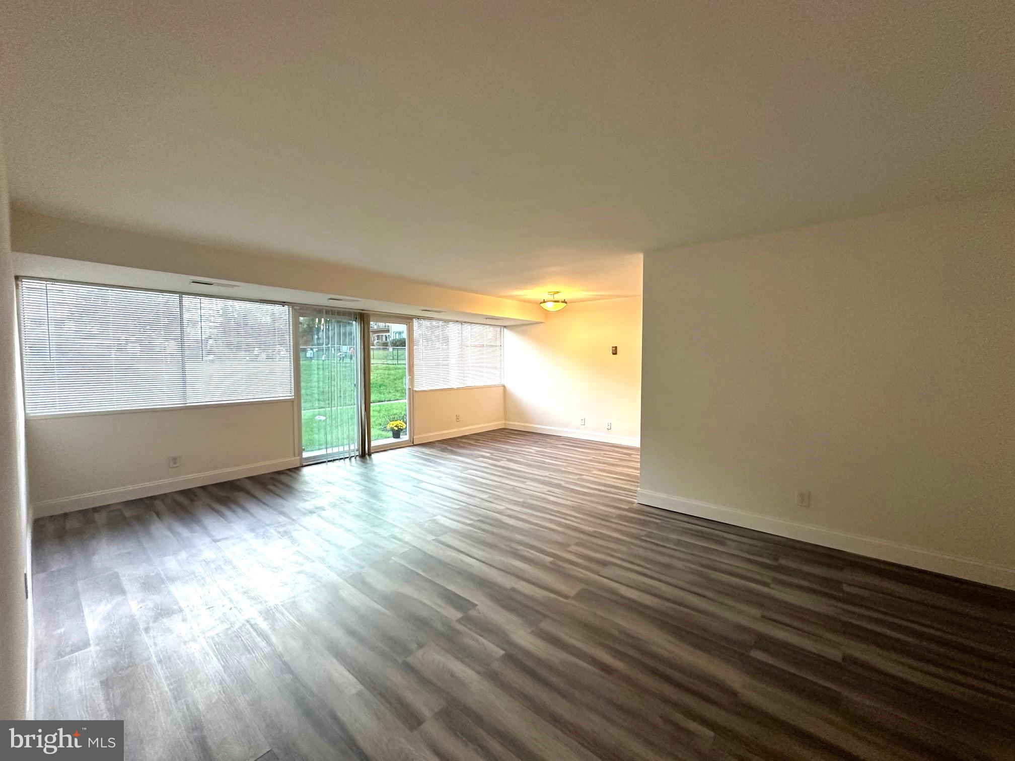 THE SEASONS - Residential