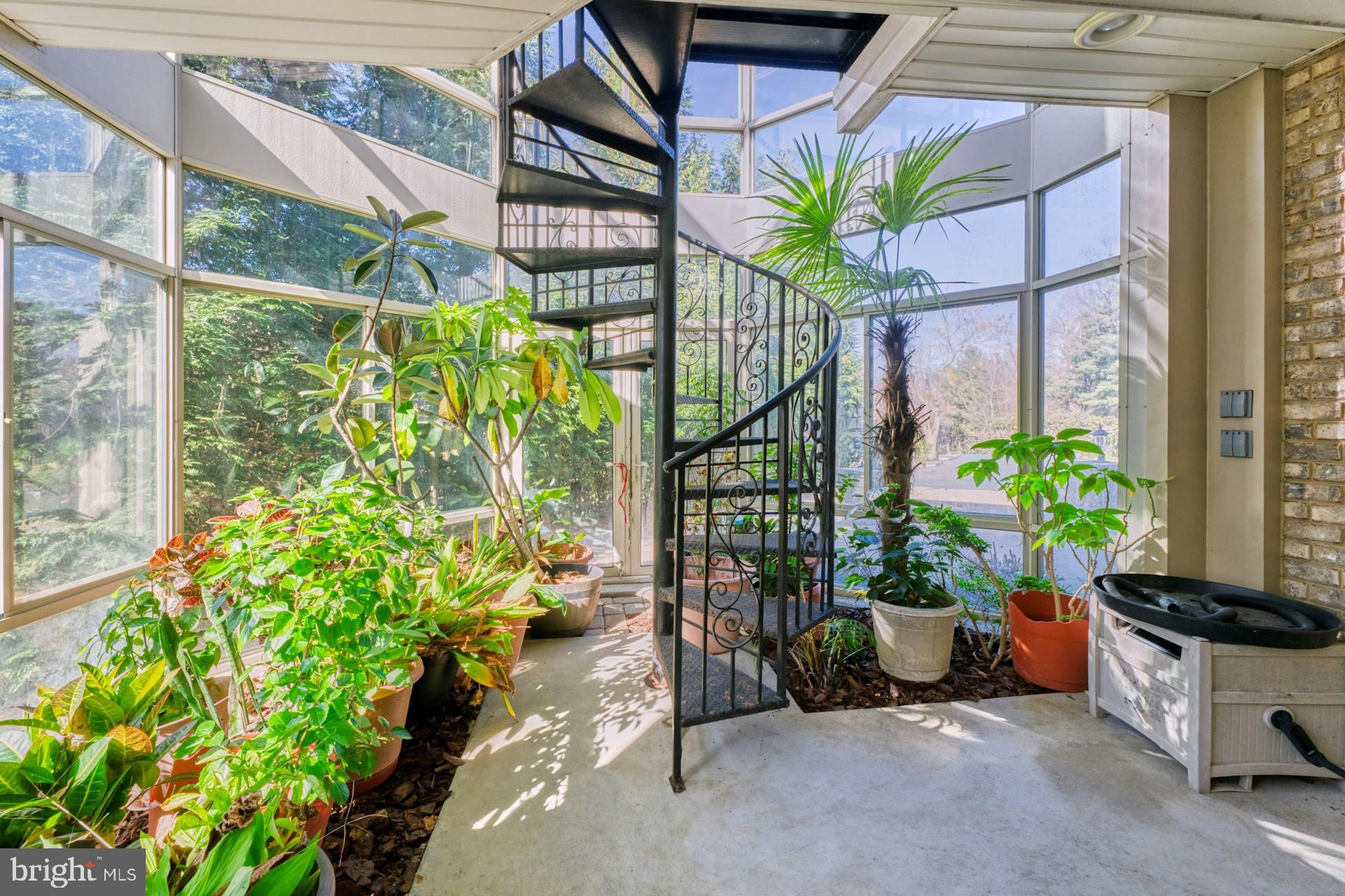 BEACON HILL - Residential