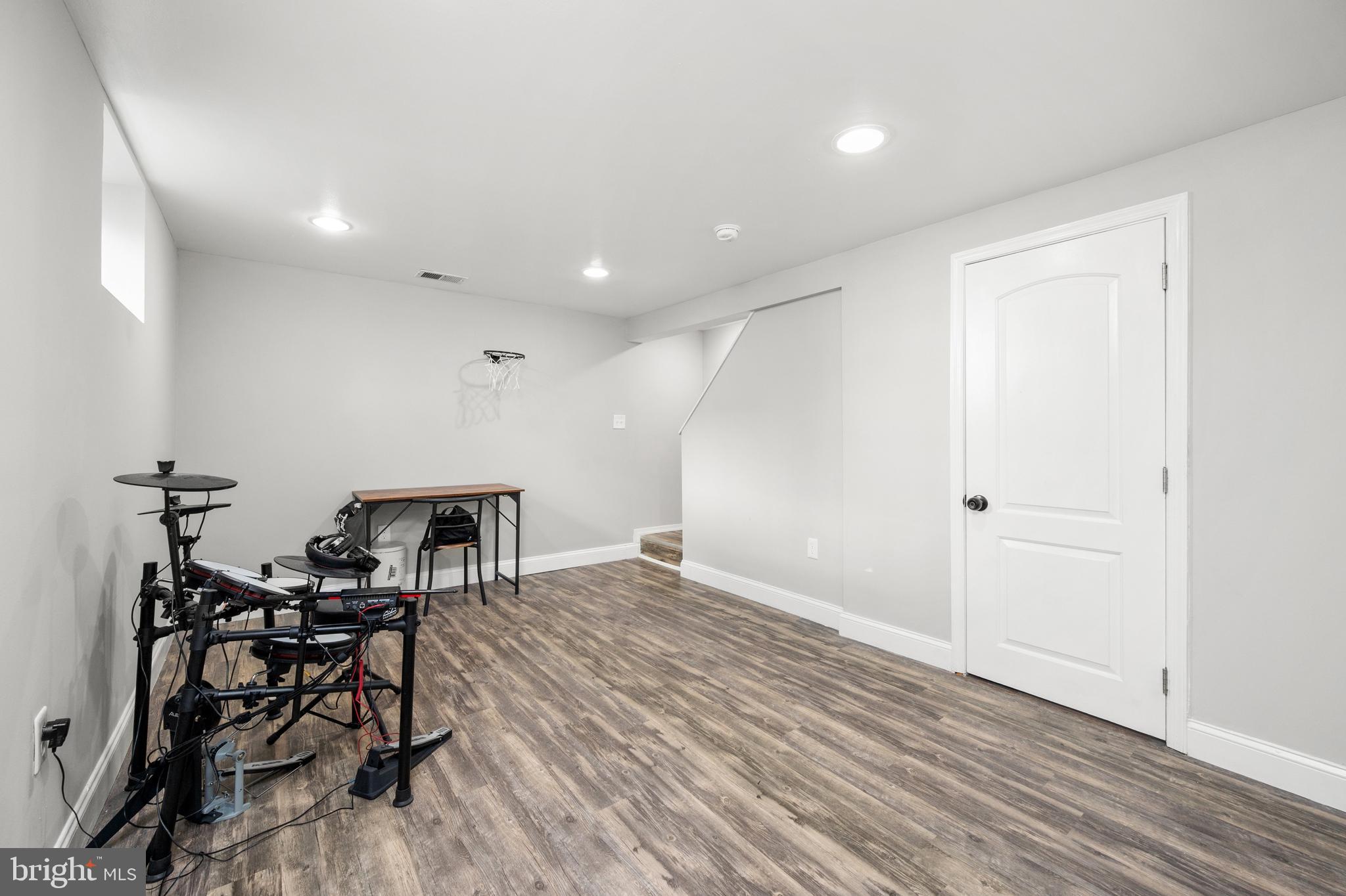 GRAY MANOR - Residential