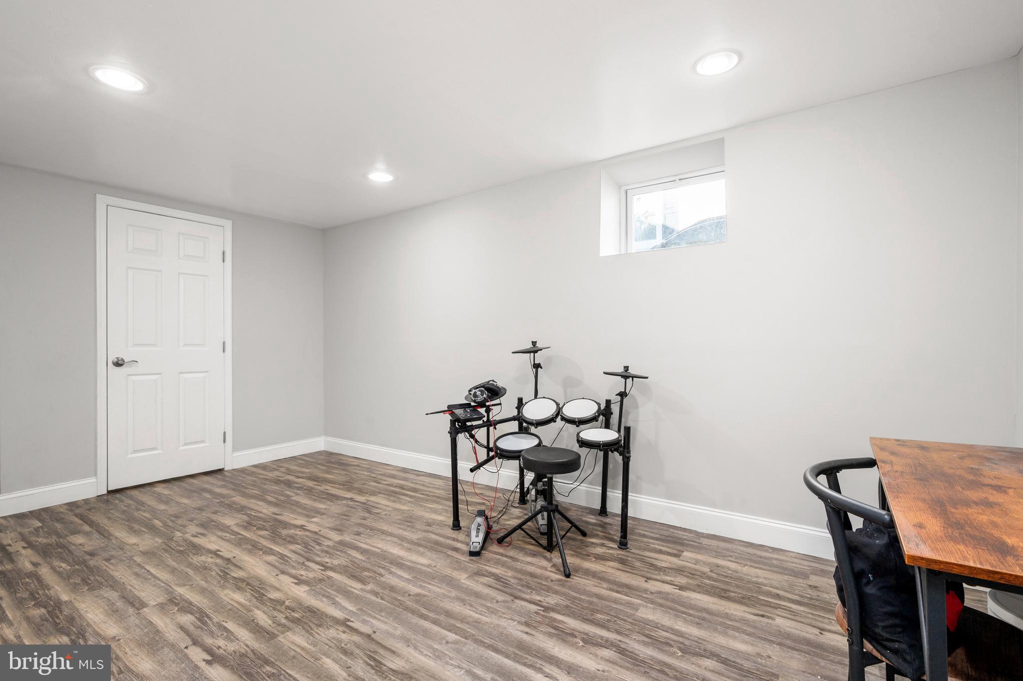 GRAY MANOR - Residential