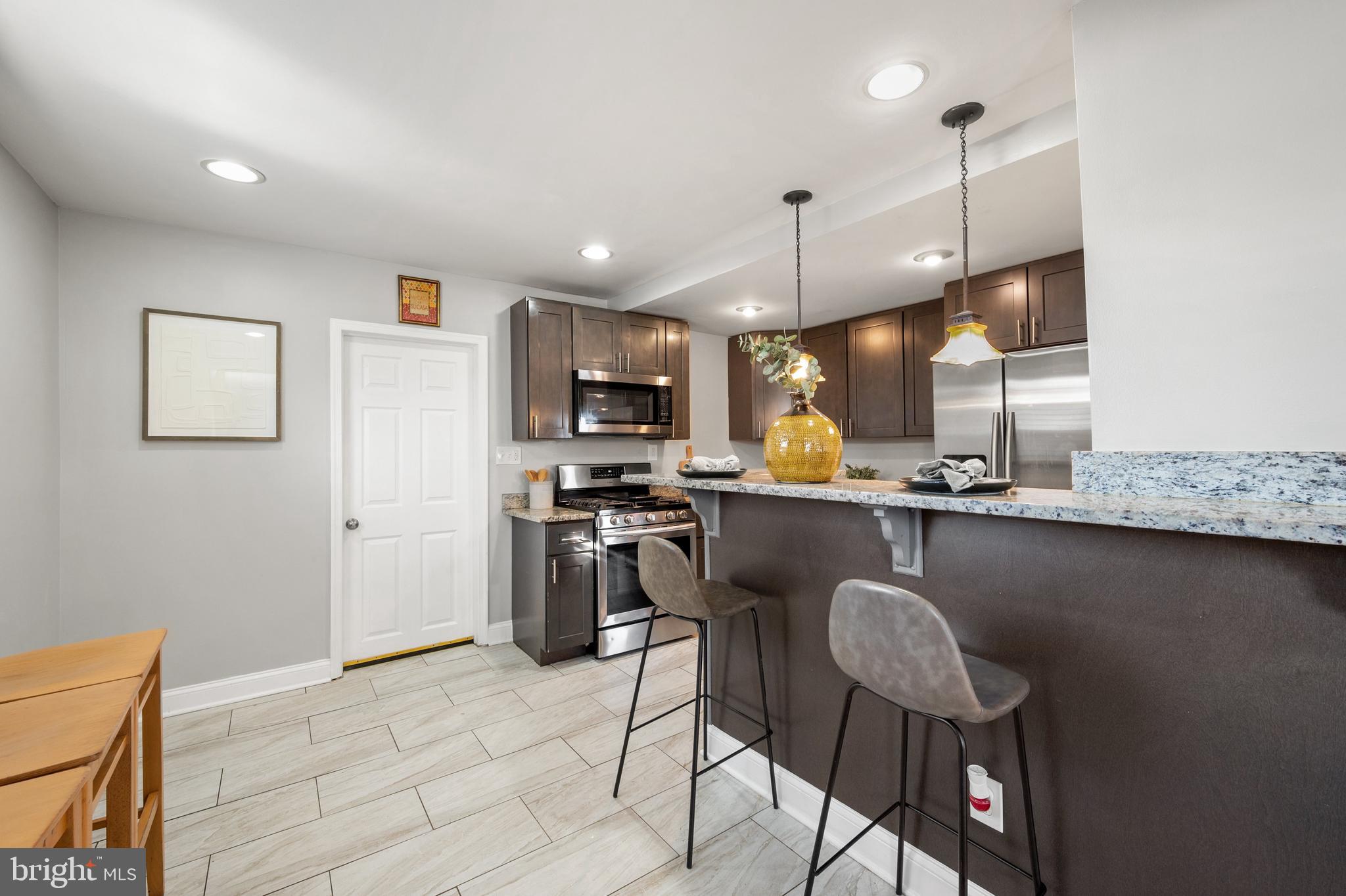 GRAY MANOR - Residential