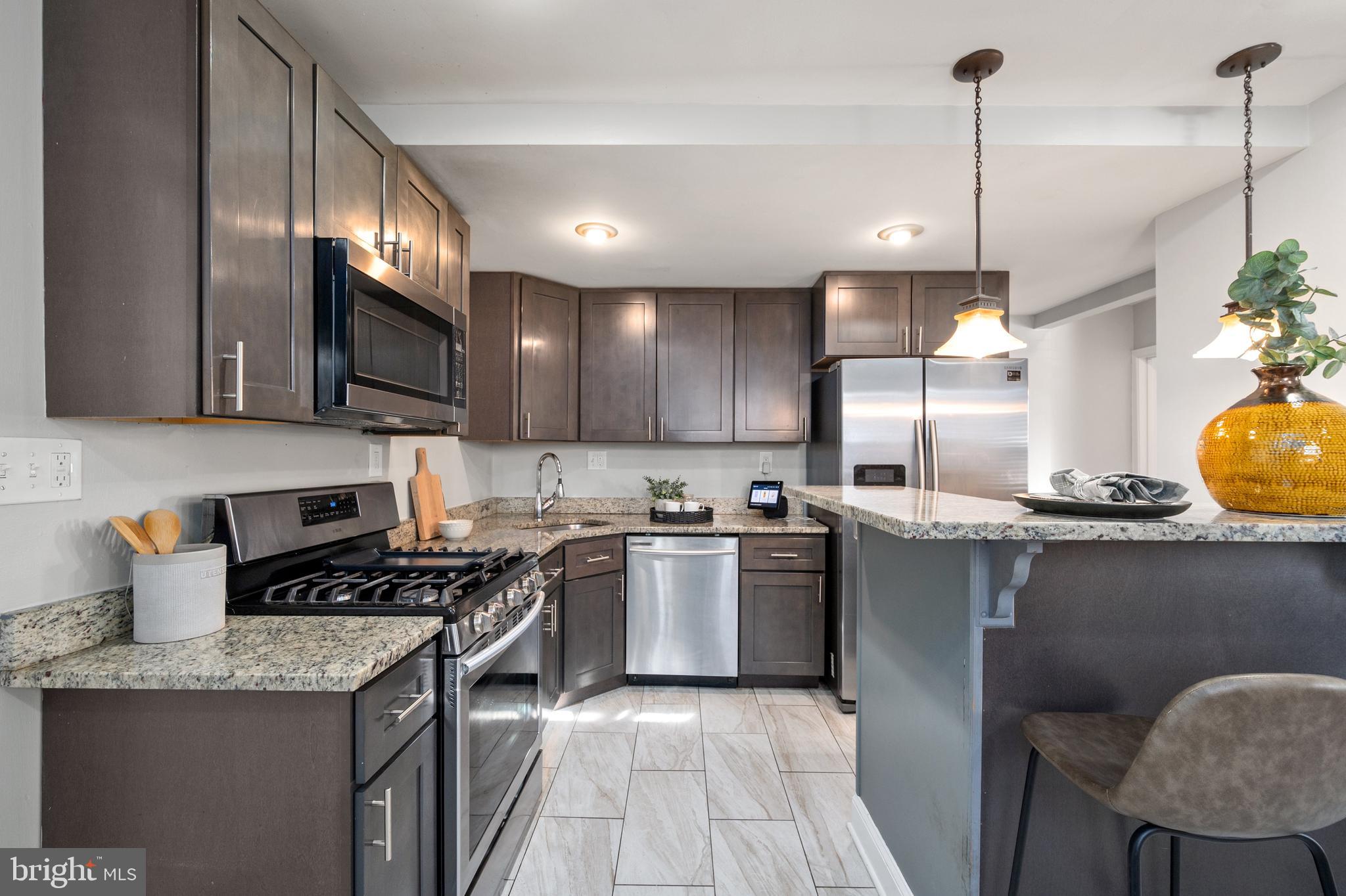 GRAY MANOR - Residential