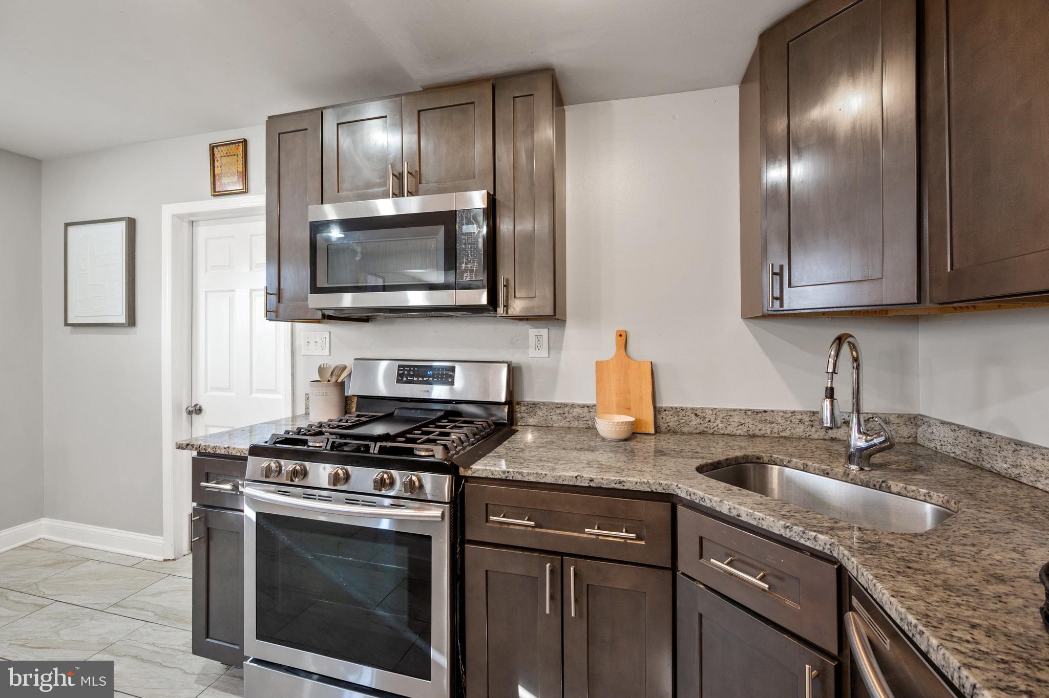 GRAY MANOR - Residential