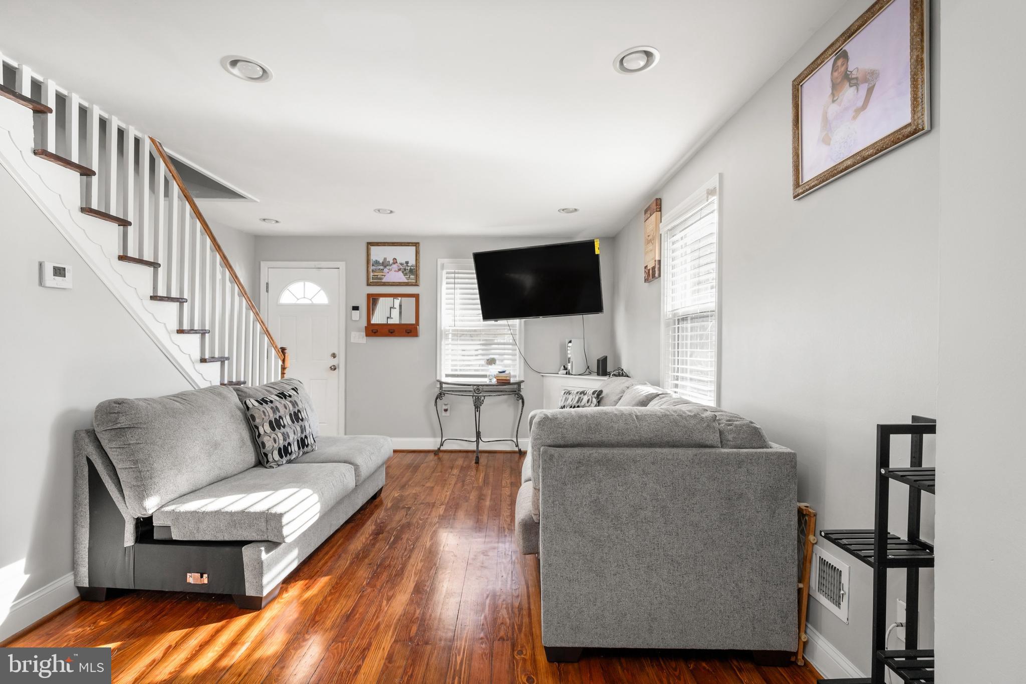 GRAY MANOR - Residential