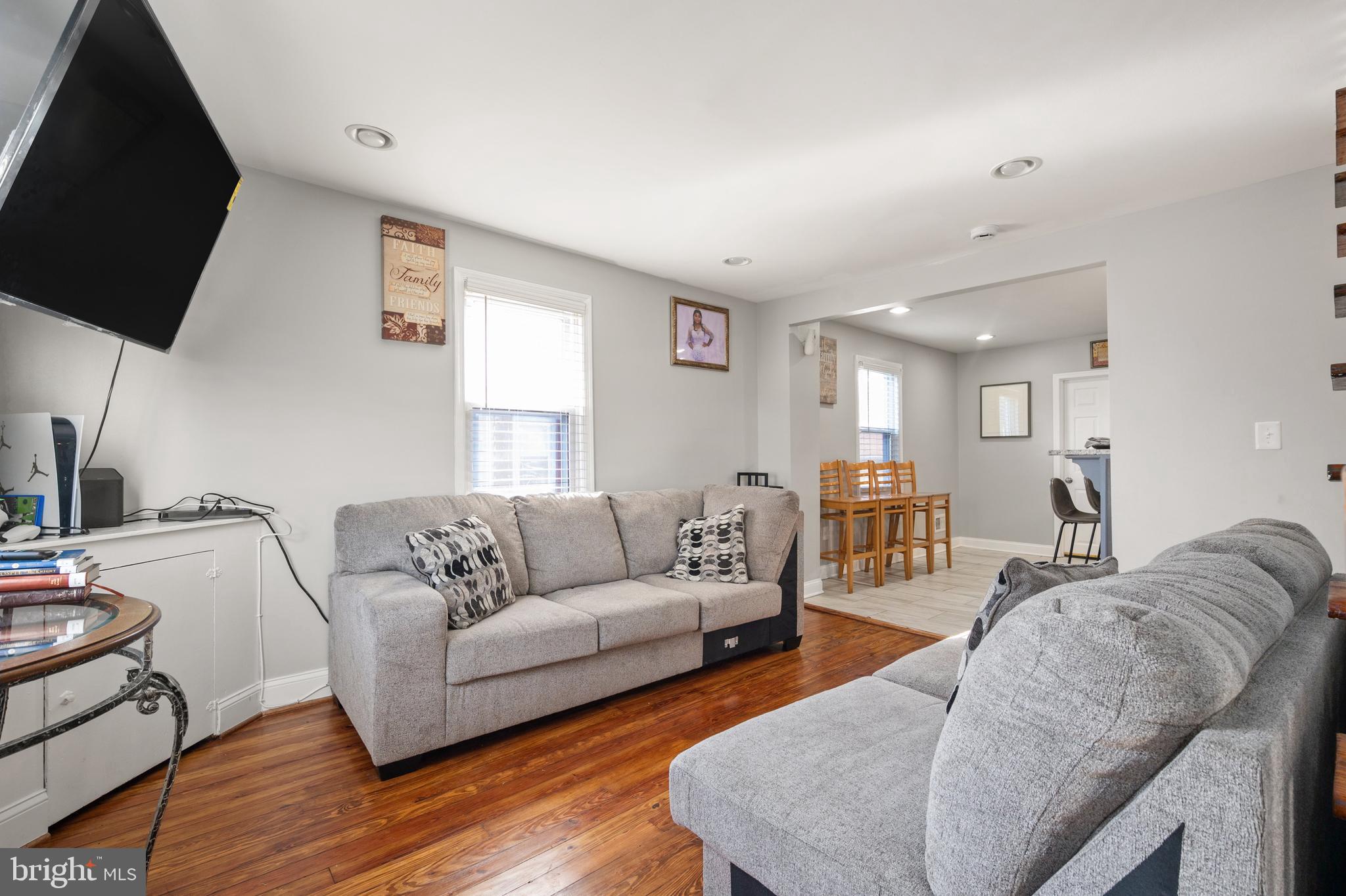 GRAY MANOR - Residential