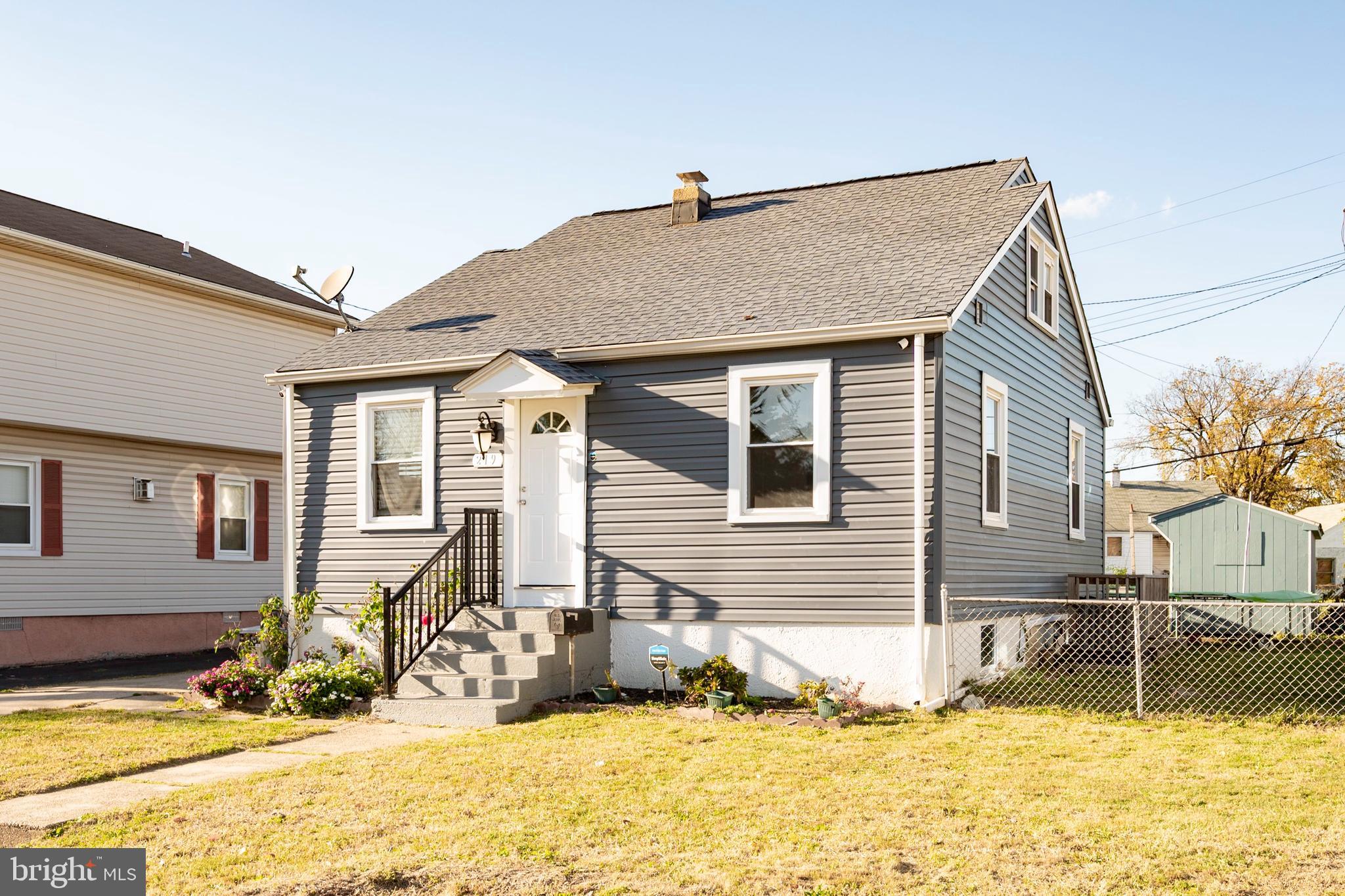 GRAY MANOR - Residential