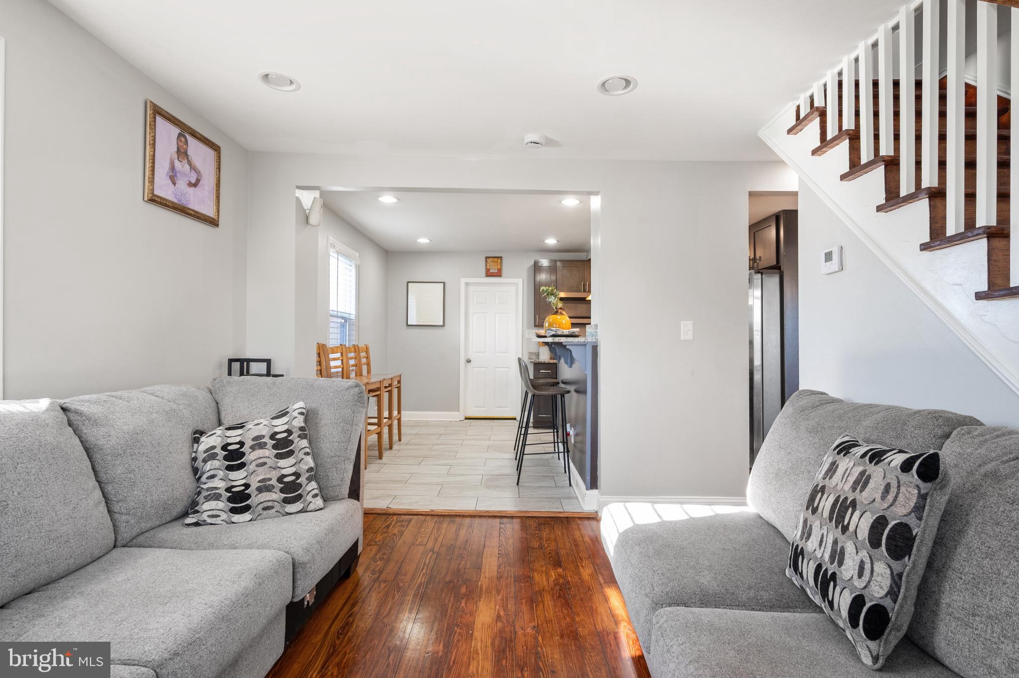 GRAY MANOR - Residential