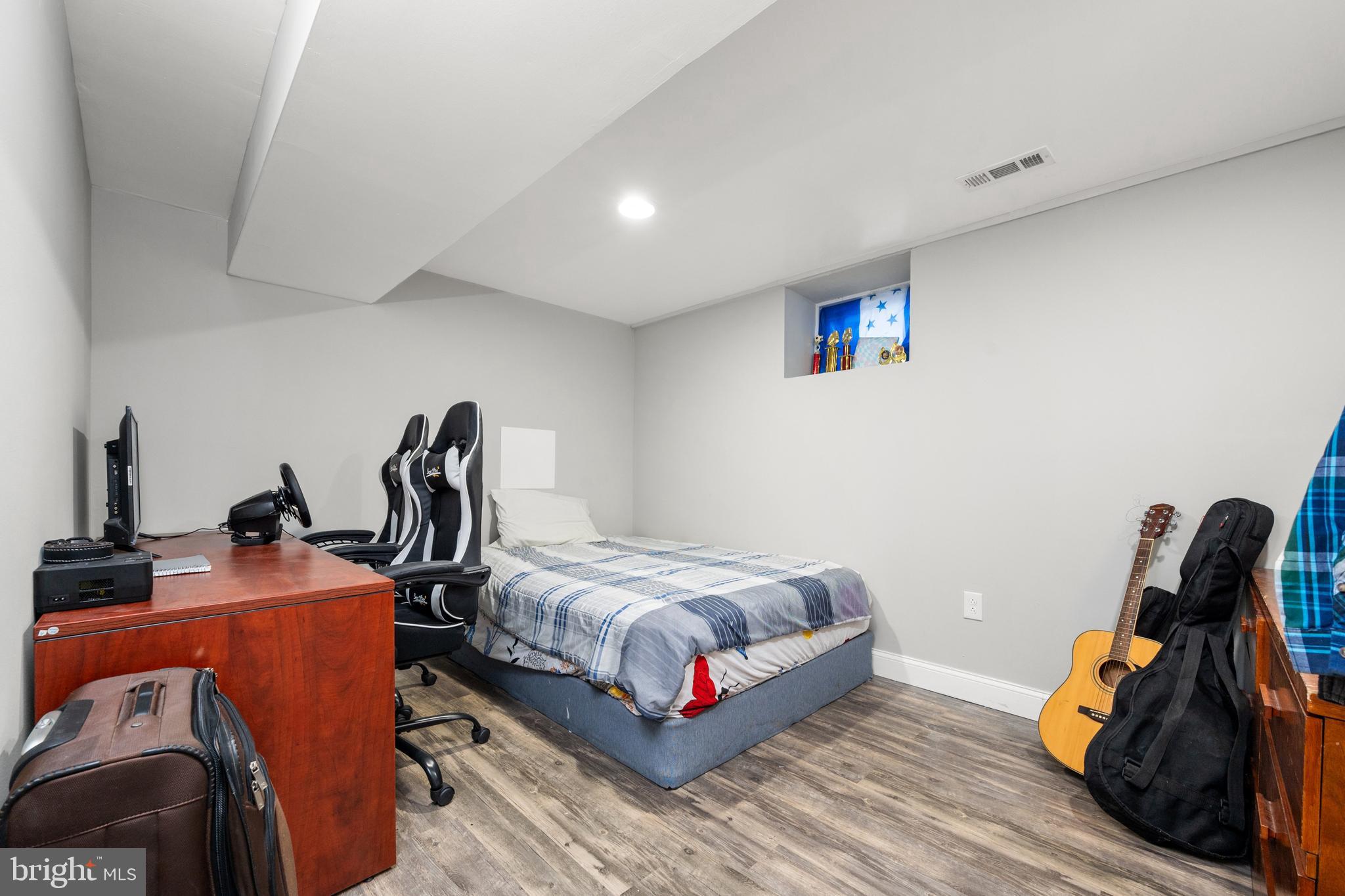 GRAY MANOR - Residential