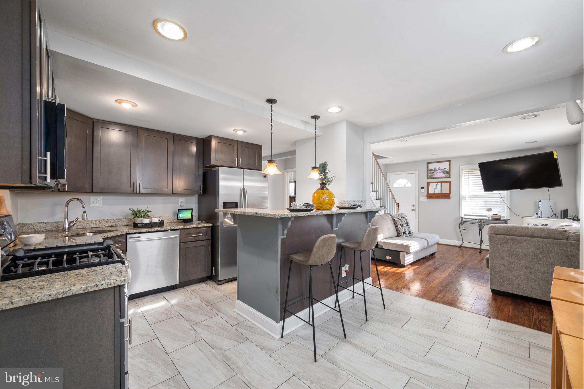 GRAY MANOR - Residential