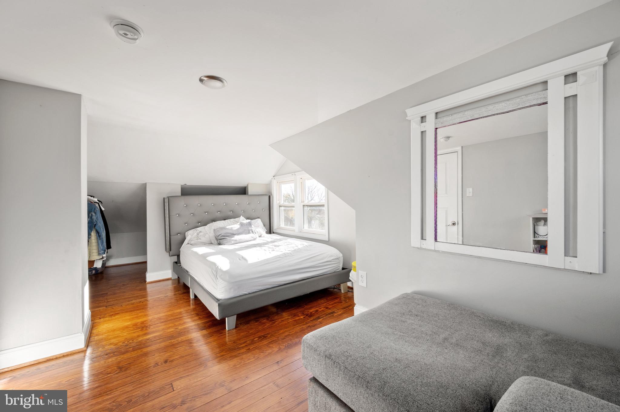 GRAY MANOR - Residential