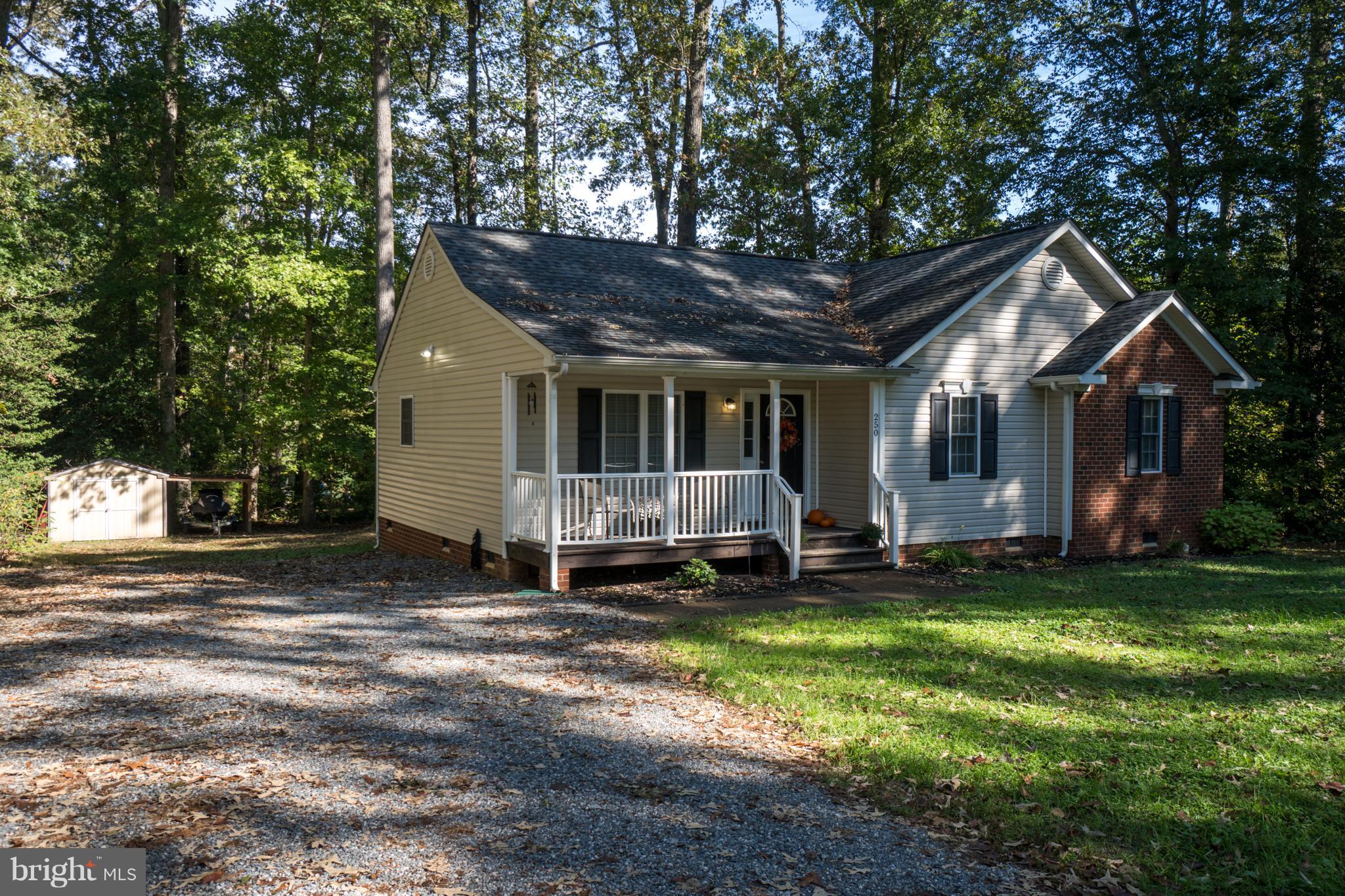 LAKE CAROLINE - Residential