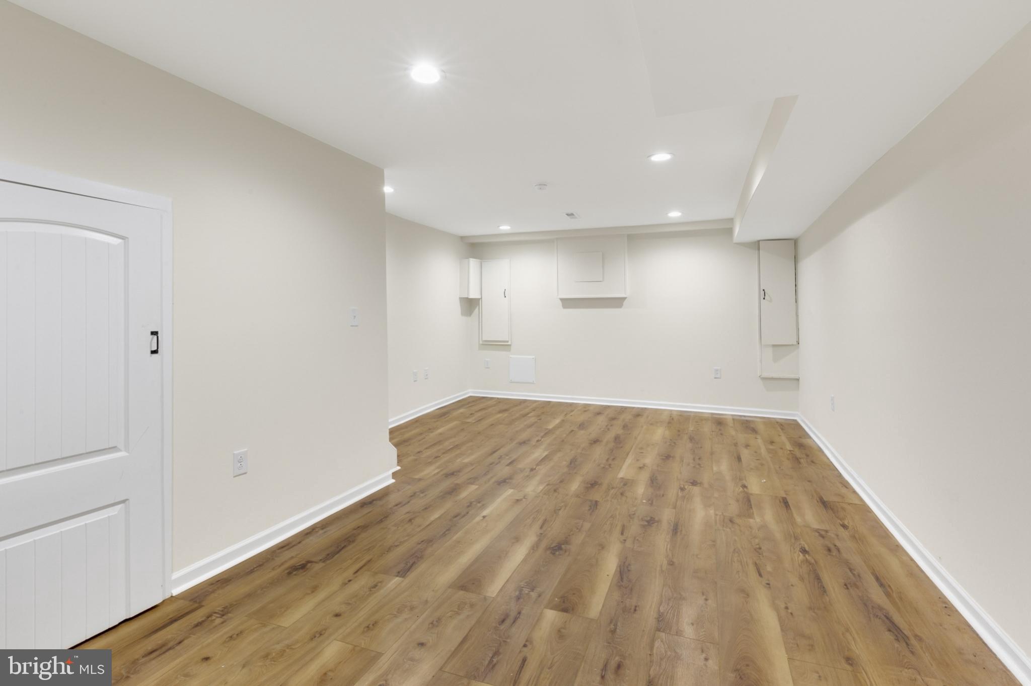 OLDE KENSINGTON - Residential Lease