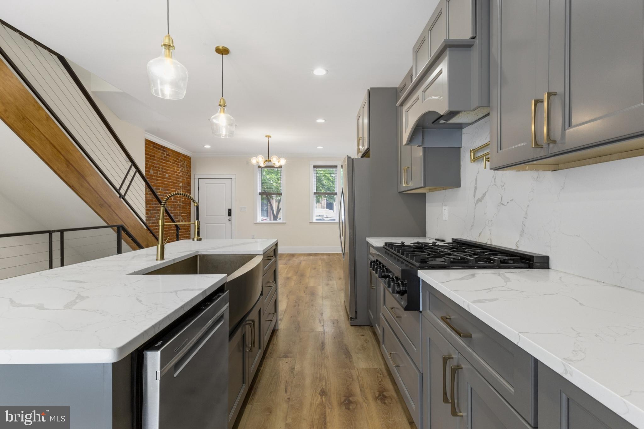 OLDE KENSINGTON - Residential Lease