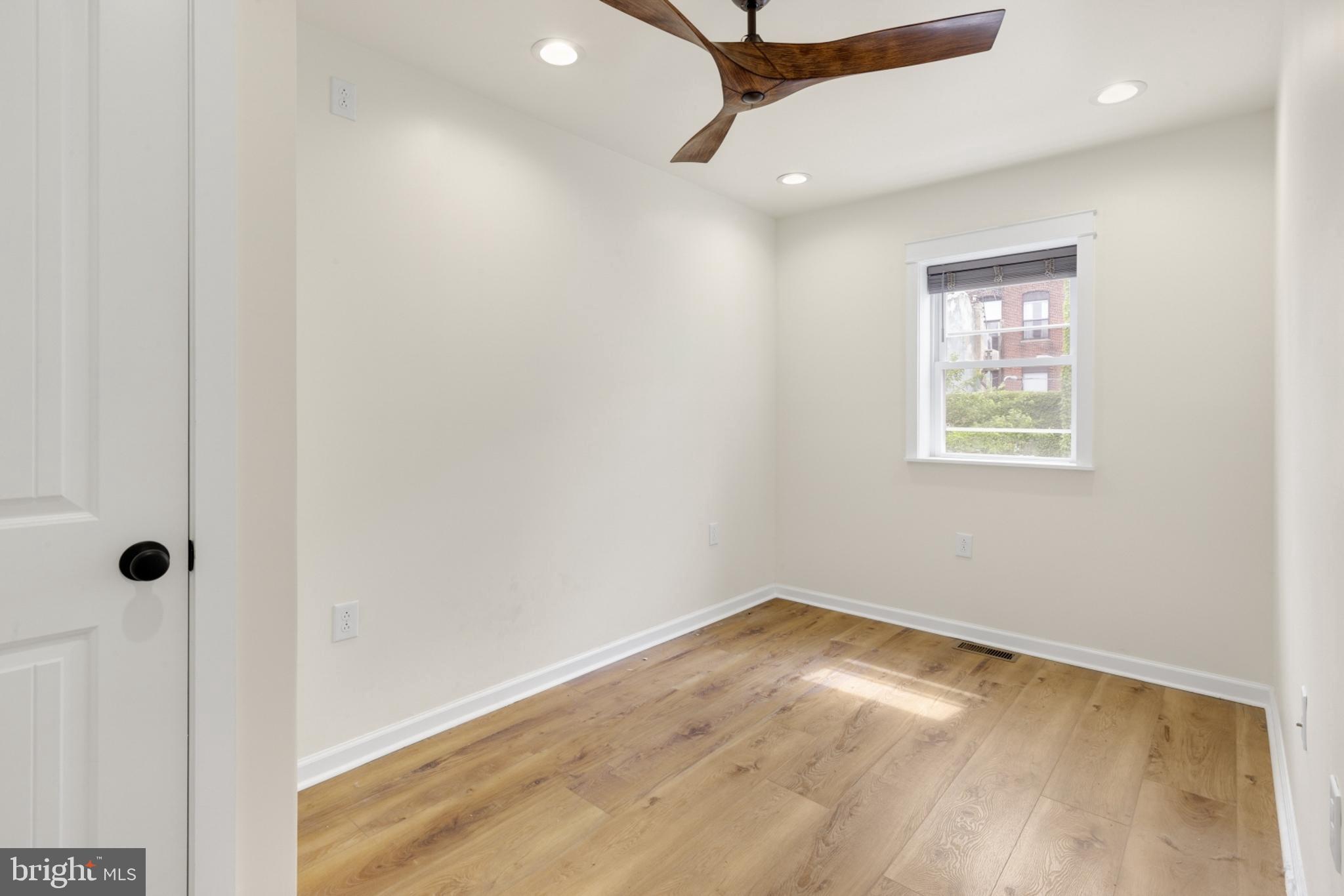 OLDE KENSINGTON - Residential Lease