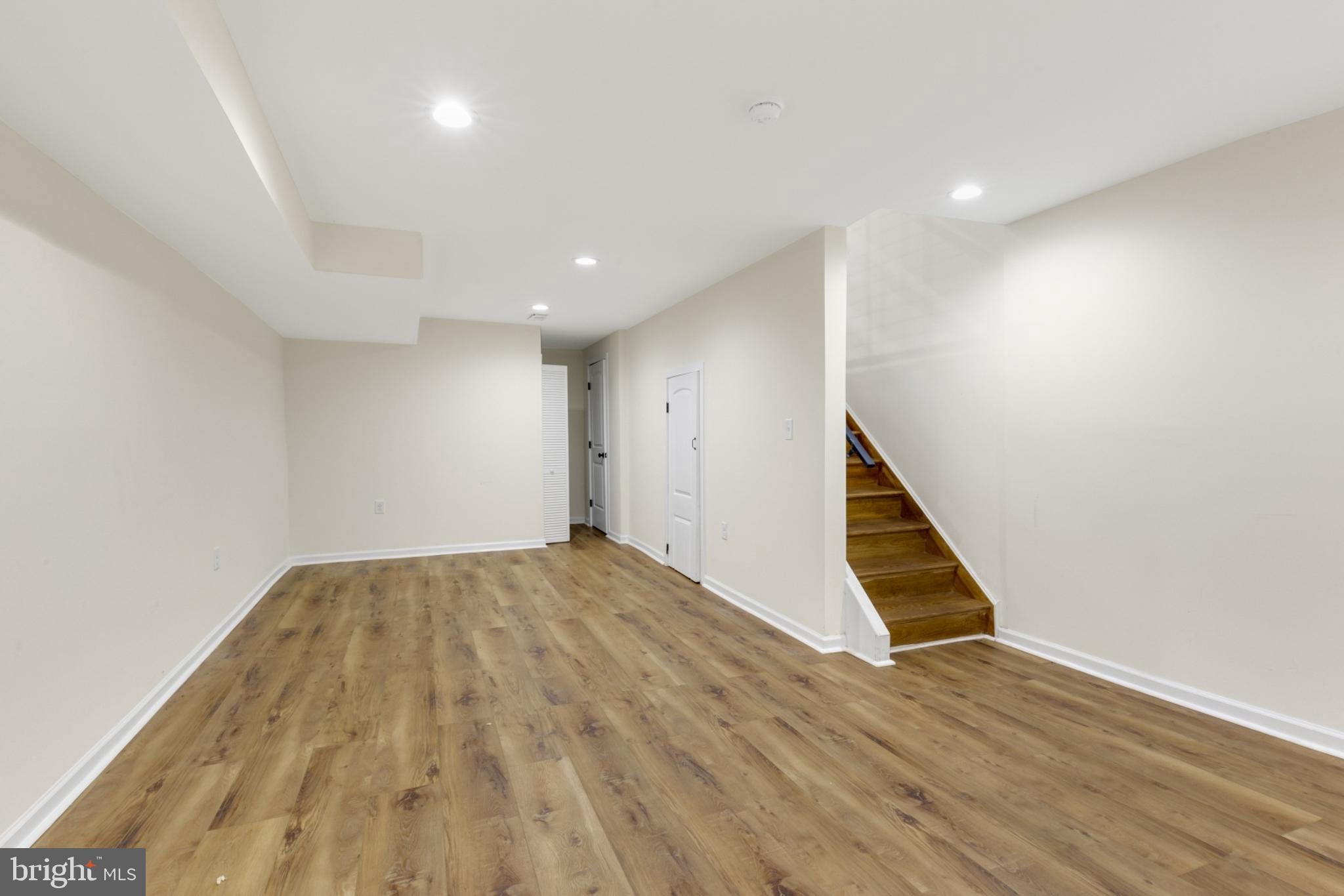 OLDE KENSINGTON - Residential Lease