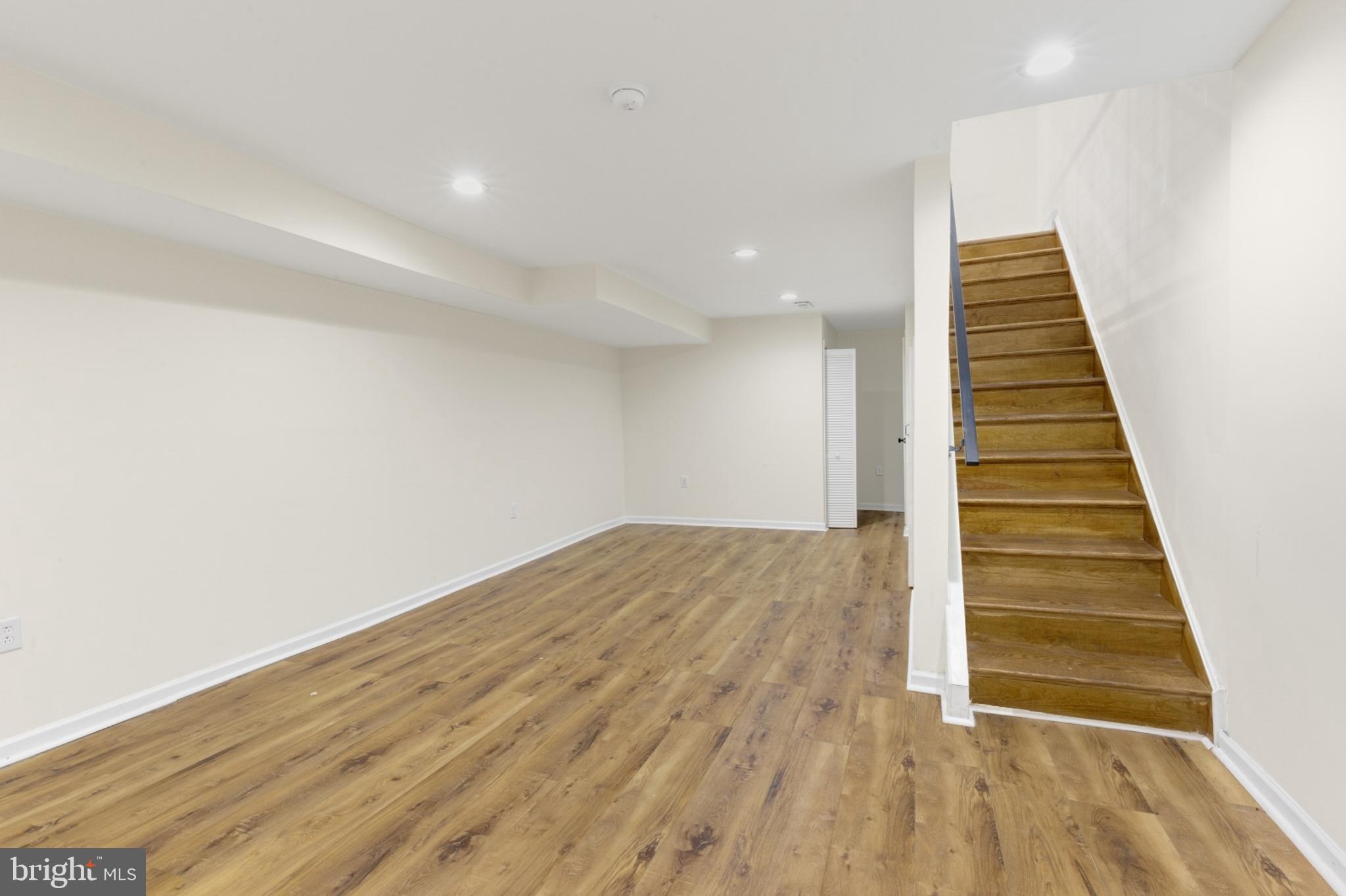 OLDE KENSINGTON - Residential Lease