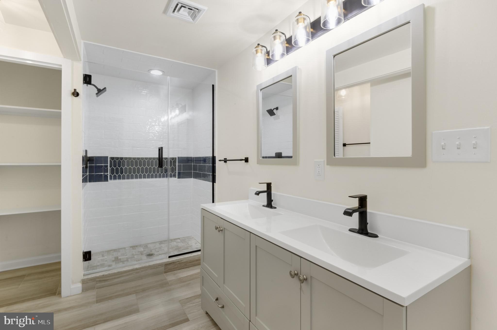 OLDE KENSINGTON - Residential Lease