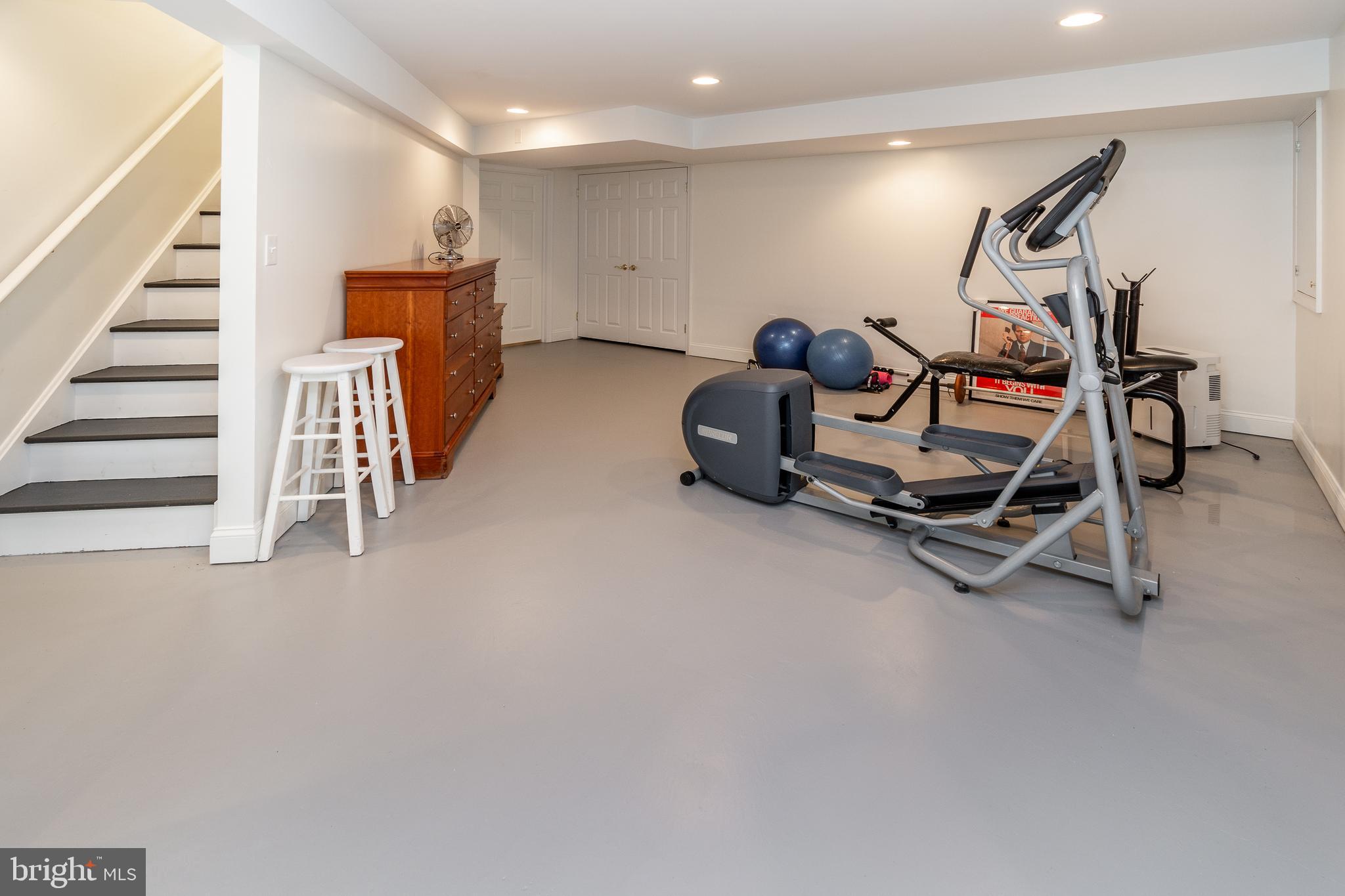 NORTH POINTE - Residential