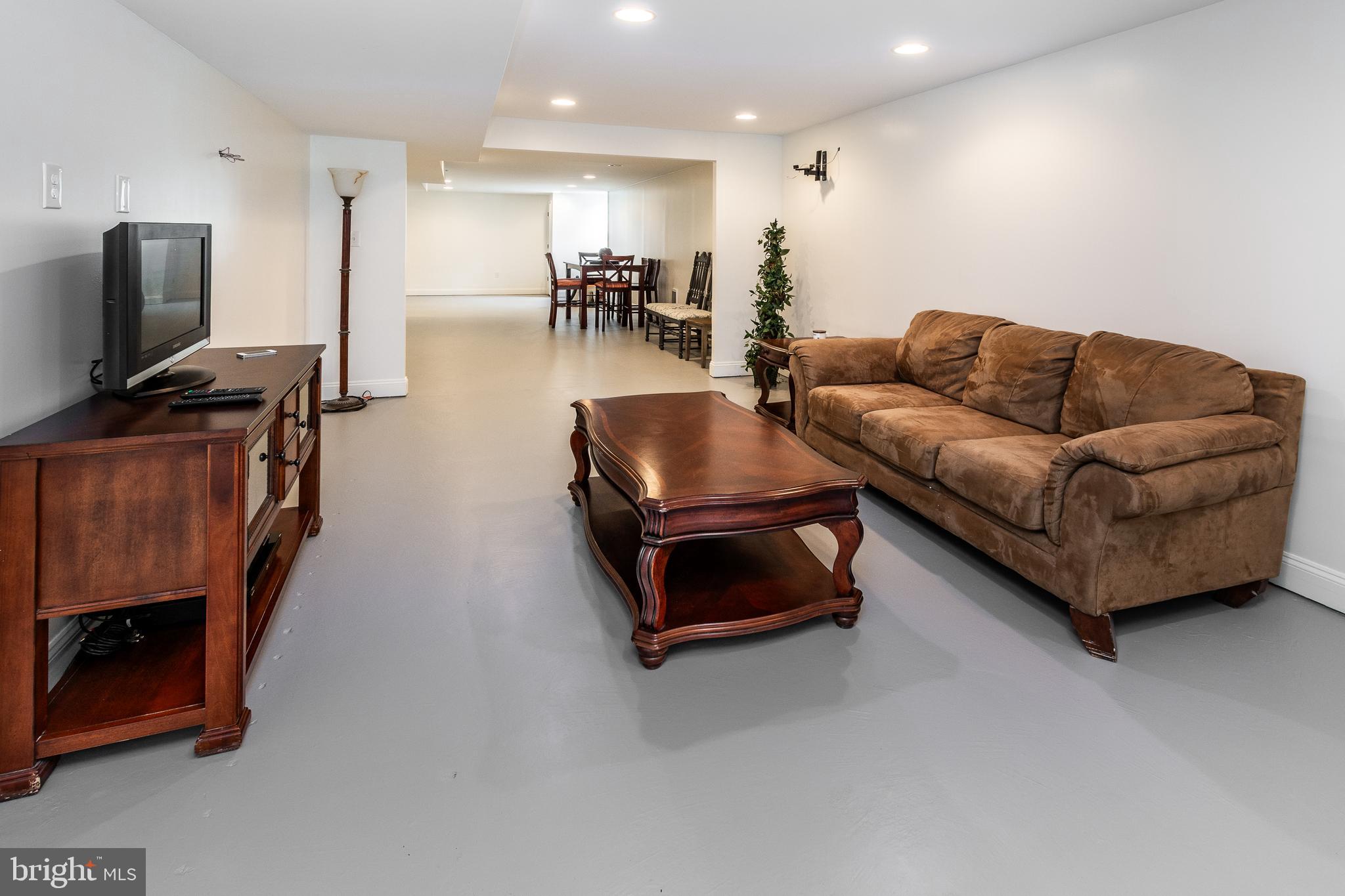 NORTH POINTE - Residential