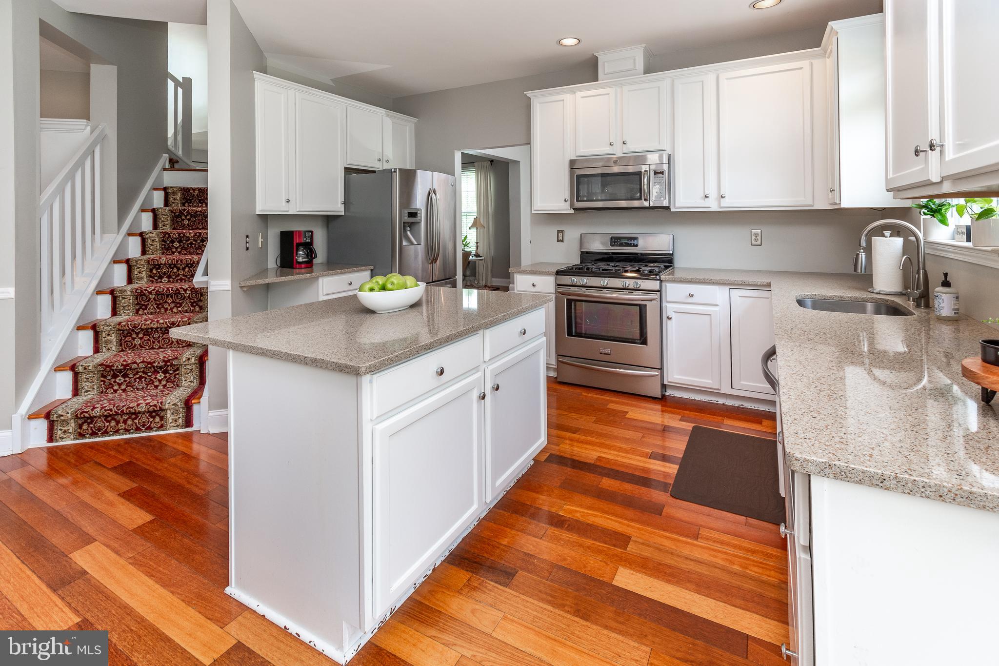 NORTH POINTE - Residential