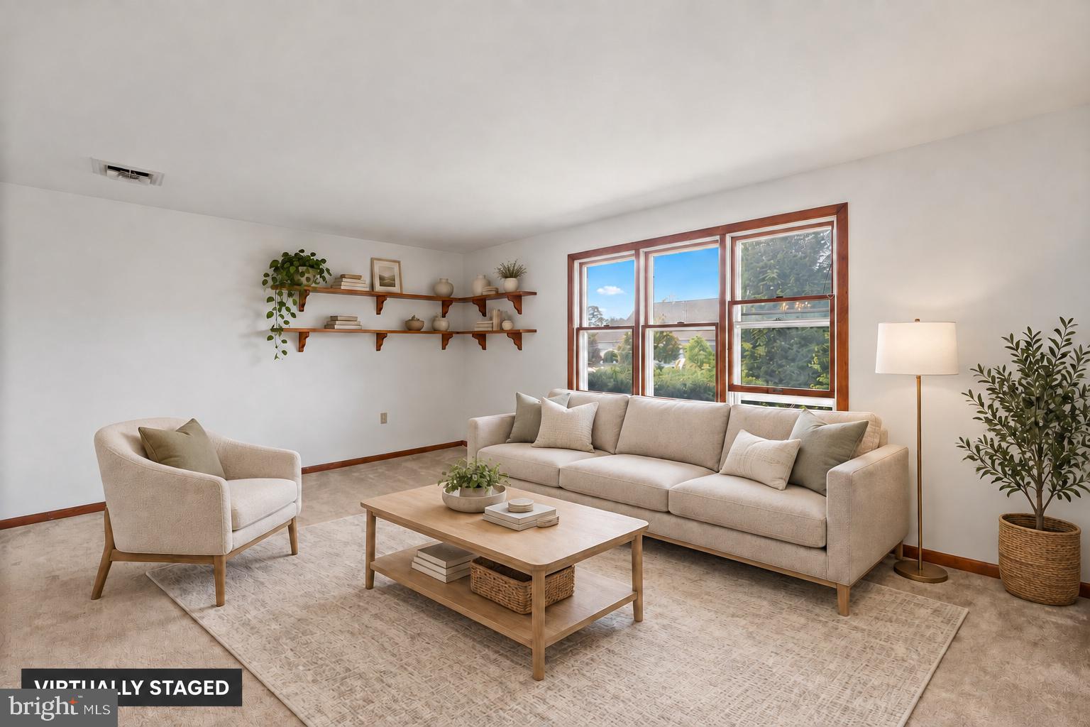 903 MANOR DRIVE
