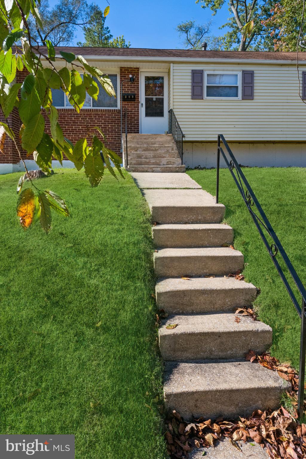 BROOKE MANOR - Residential