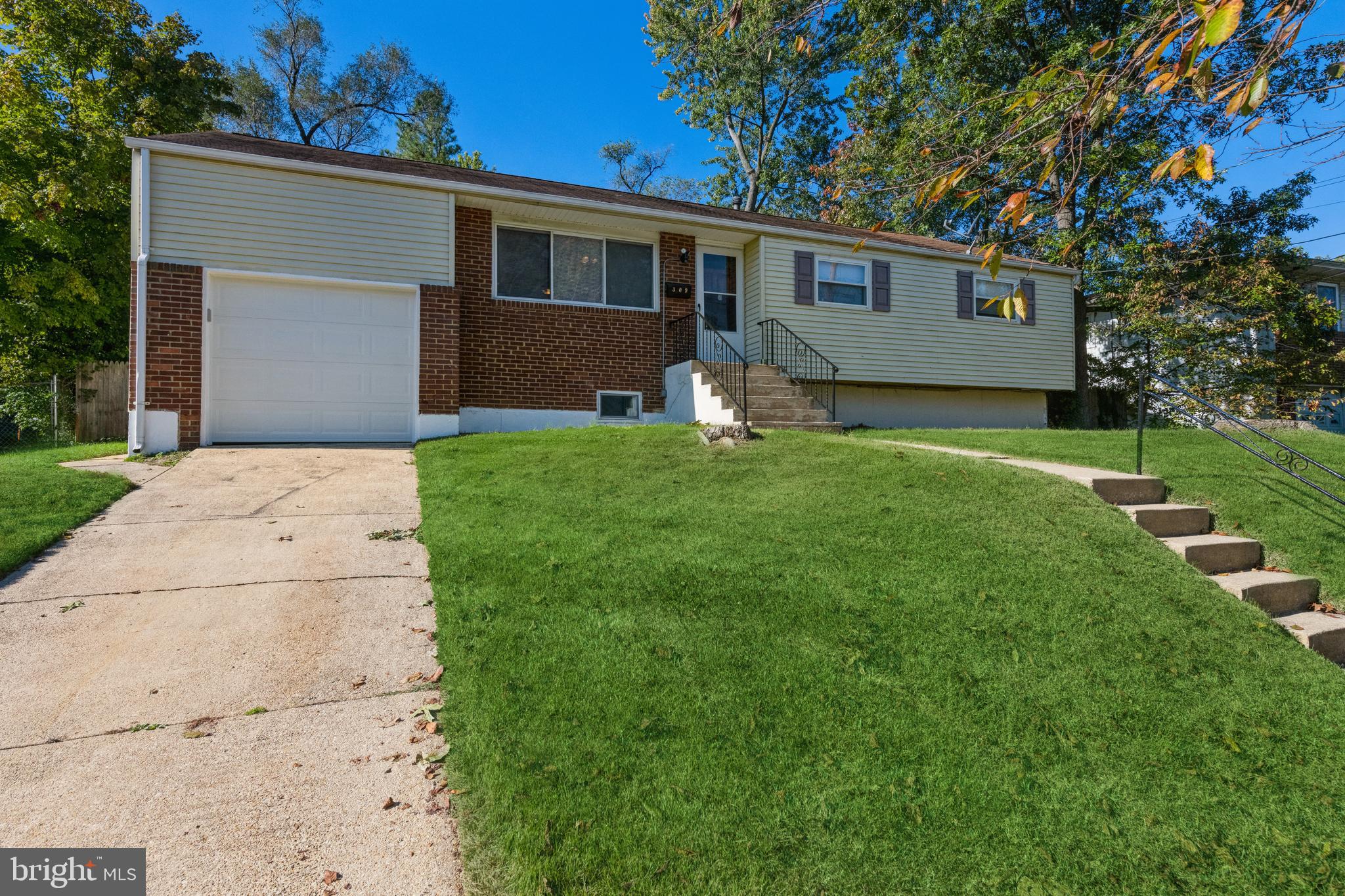 BROOKE MANOR - Residential