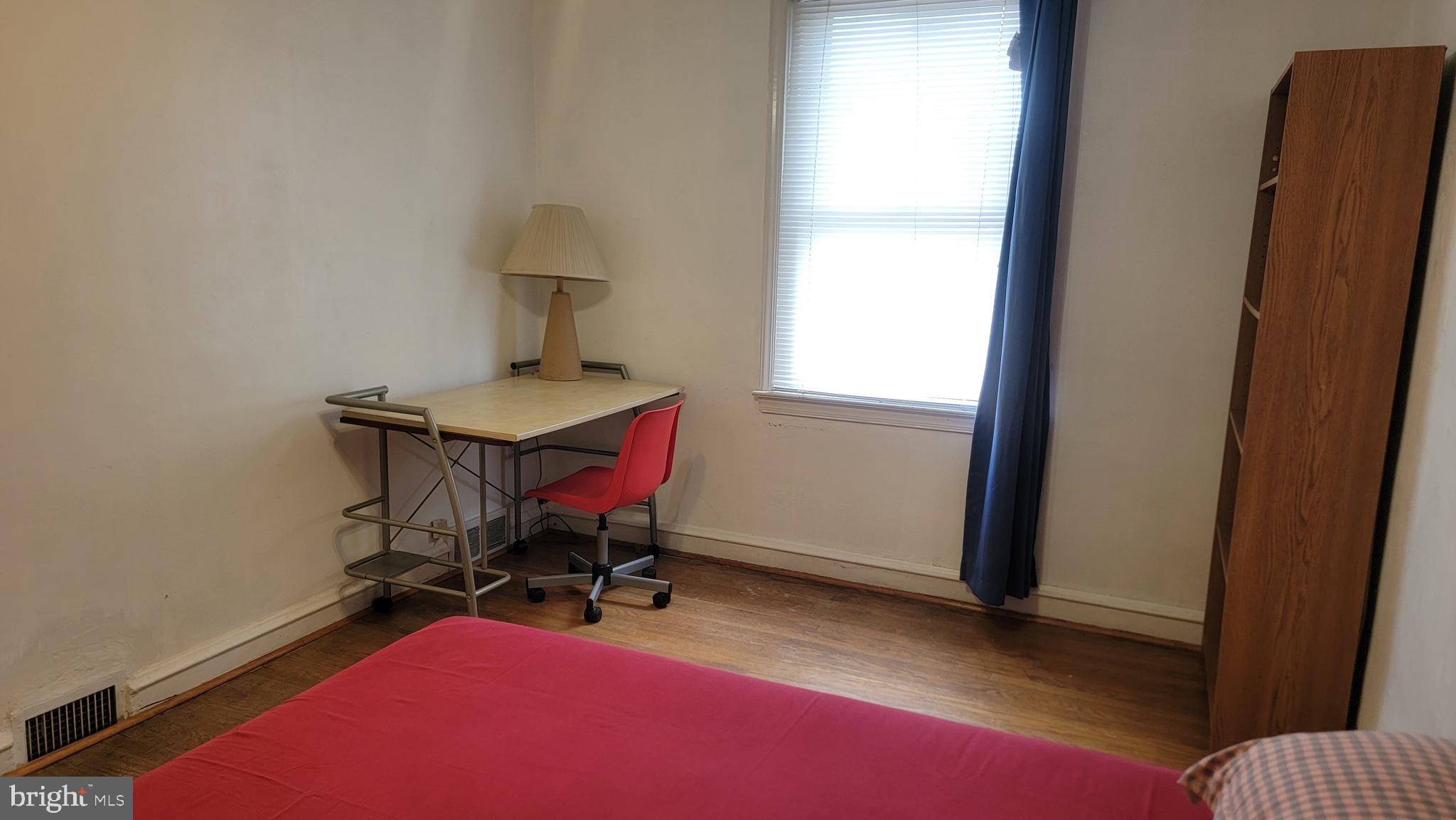 LAWNCREST - Residential Lease