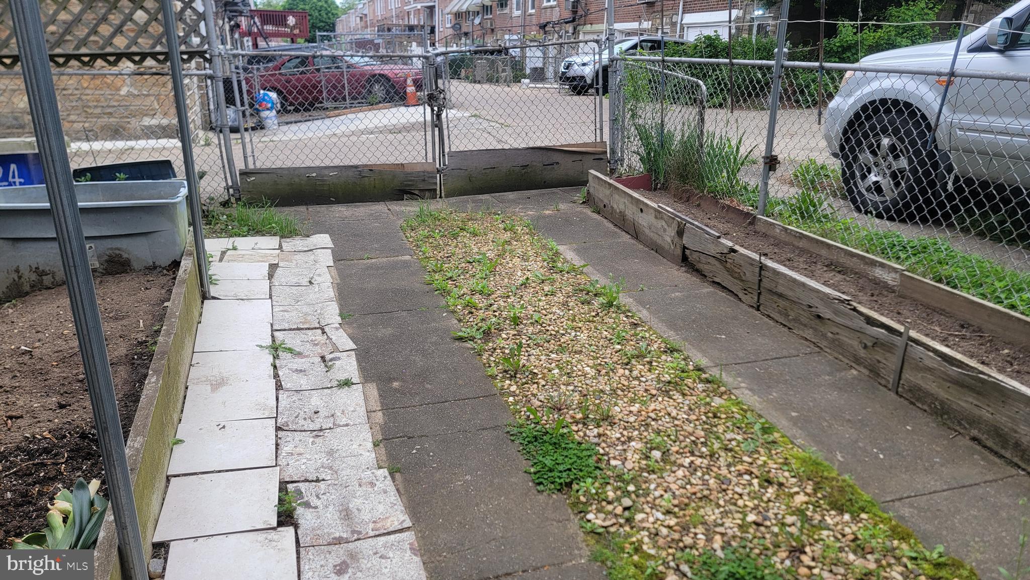 LAWNCREST - Residential Lease