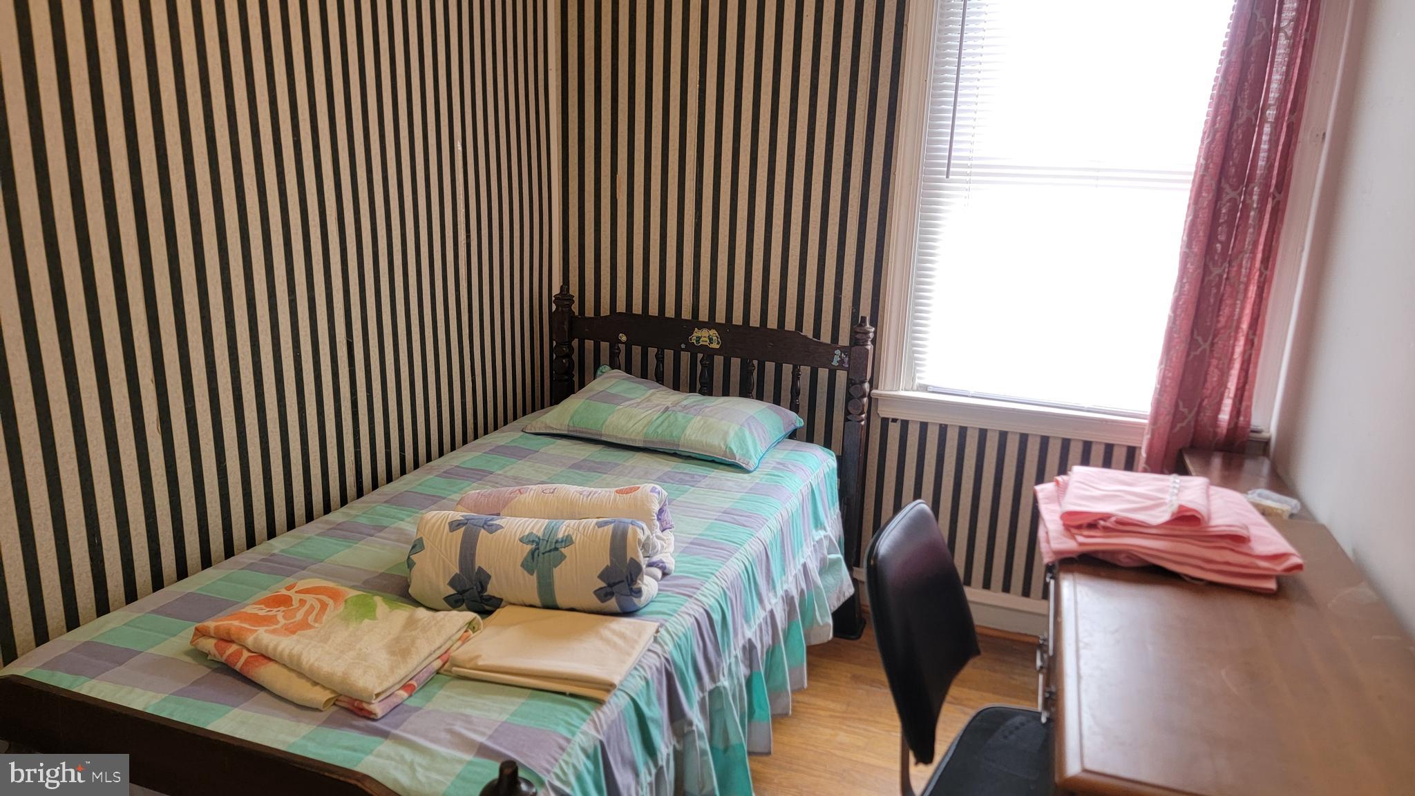 LAWNCREST - Residential Lease