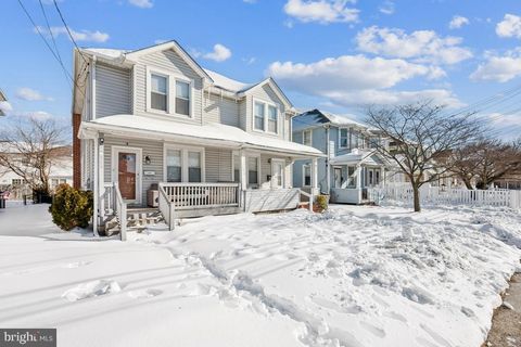 Photo of 525 Bridgeboro Street, RIVERSIDE, NJ 08075 (MLS # NJBL2104218)