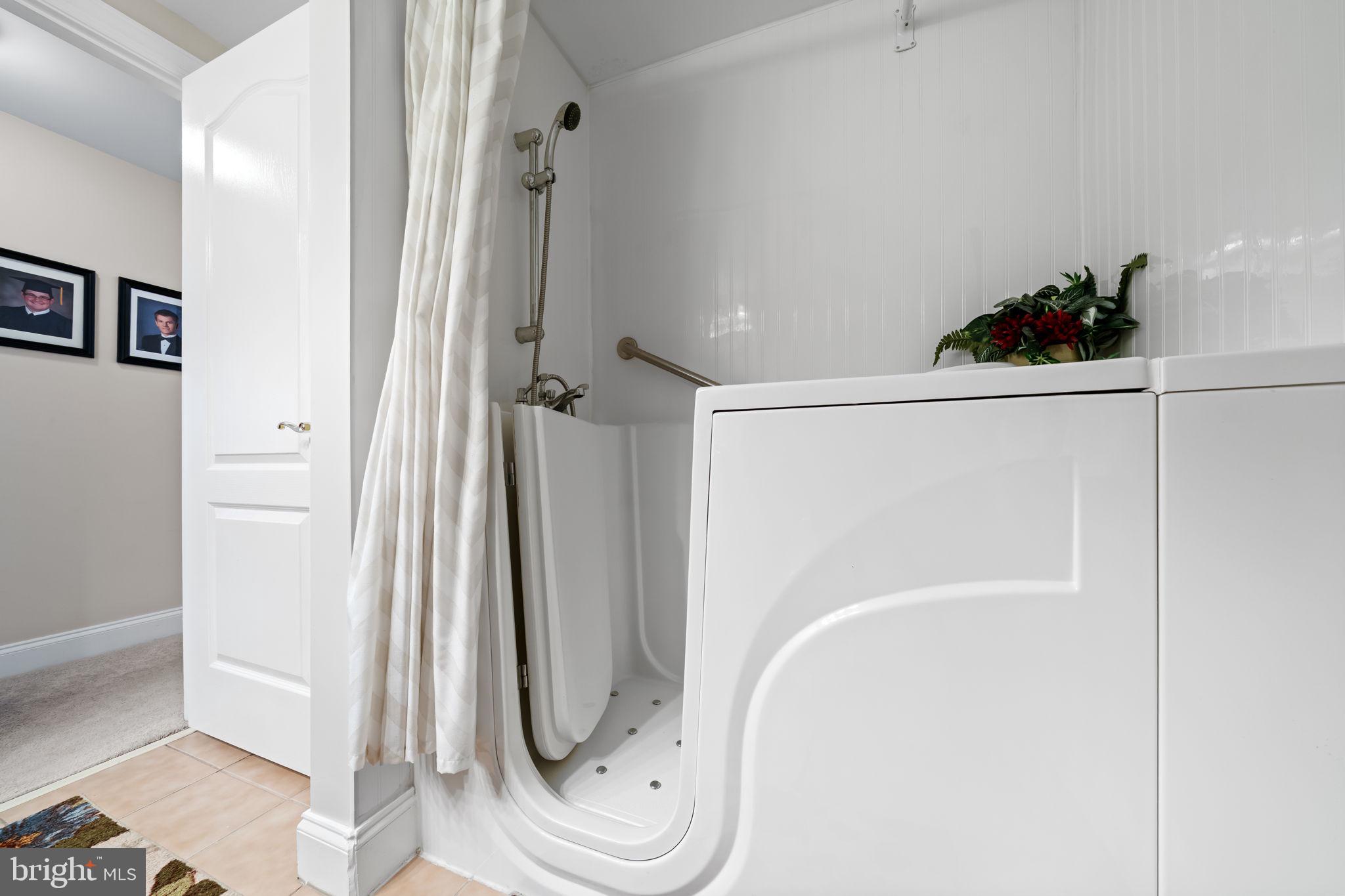 WINDSOR AT GLEN MI - Residential