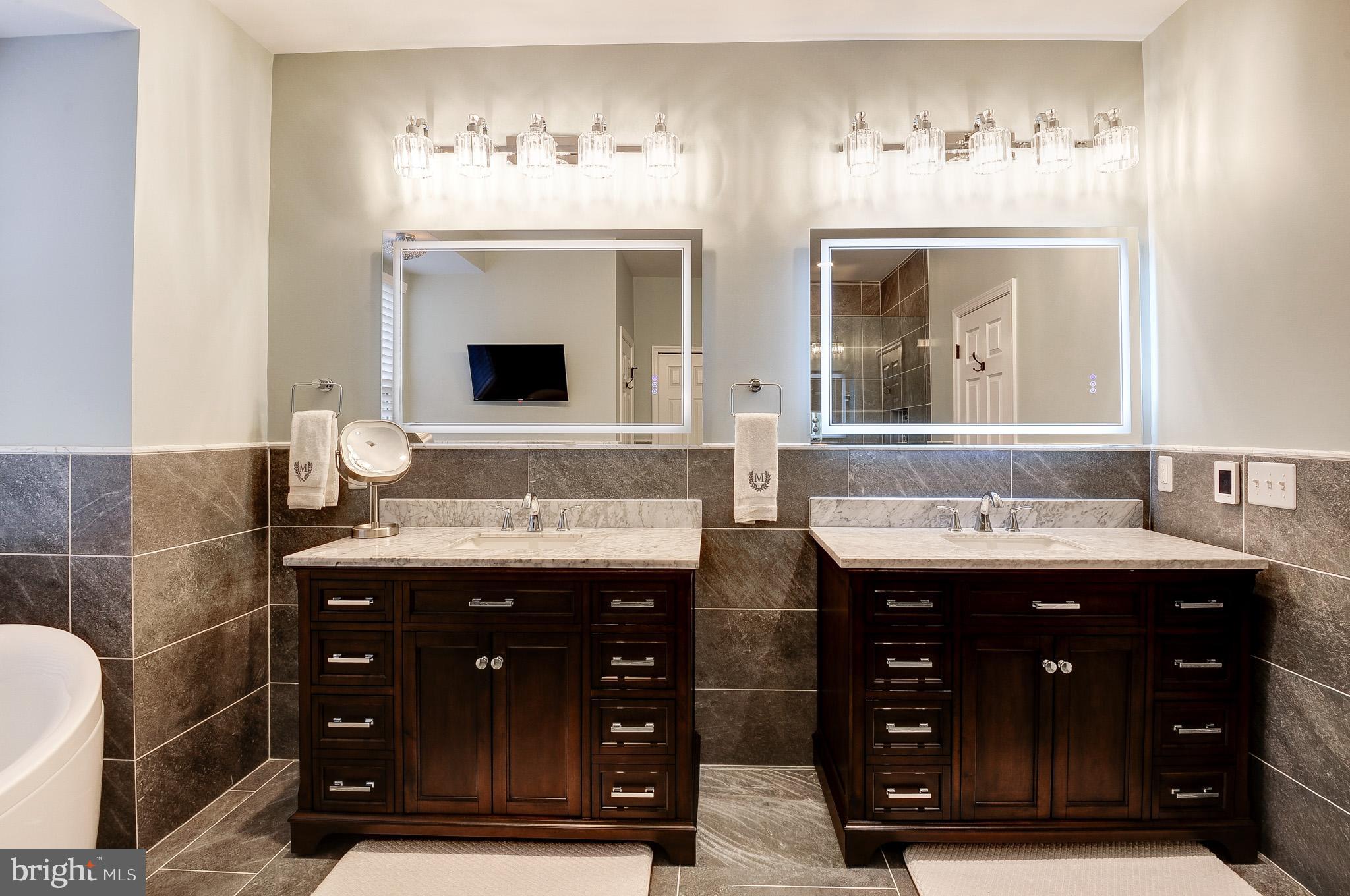 LAKE POINT ROUND HILL - Residential