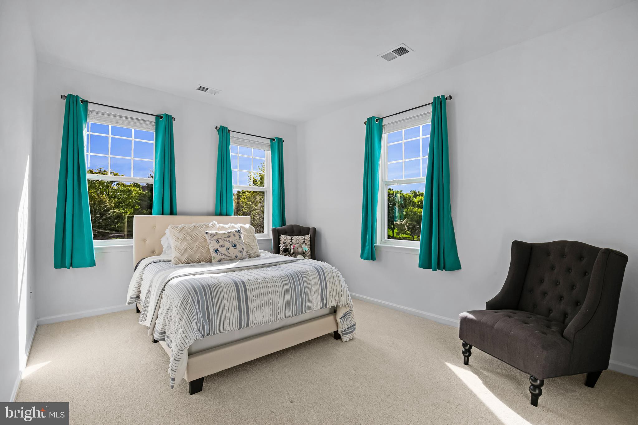 LAKE POINT ROUND HILL - Residential