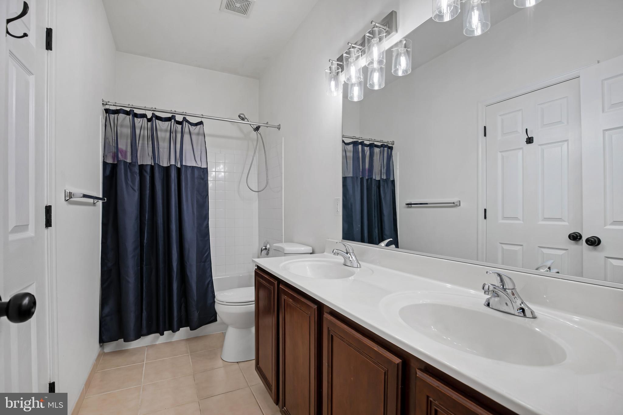 LAKE POINT ROUND HILL - Residential