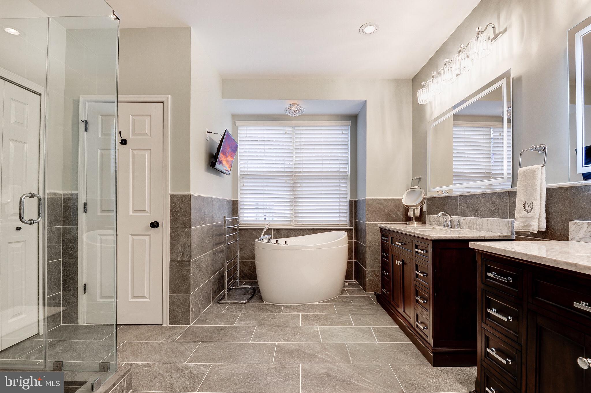 LAKE POINT ROUND HILL - Residential