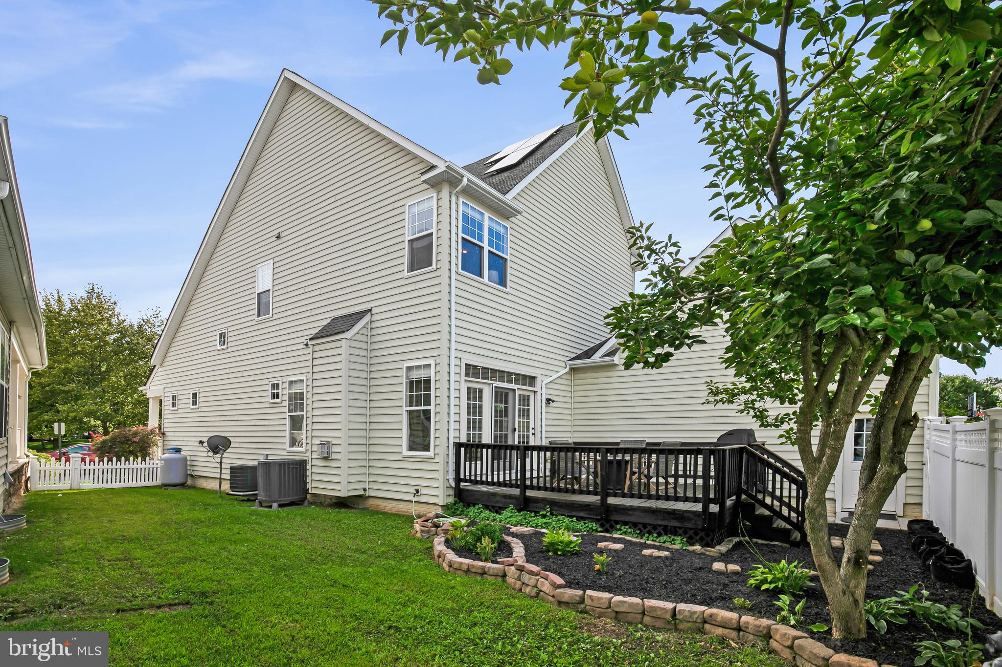 LAKE POINT ROUND HILL - Residential