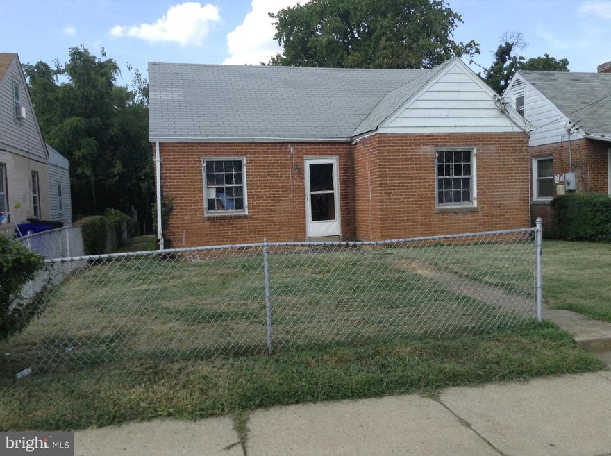 Excellent LOCATION, LOCATION, LOCATION TO RENOVATE OR REBUILD.**Perfect for contractors and Homeowners looking to build the way you want** Home is just waiting for your  plans expand. An up and coming location that is minutes from the Pentagon, Public transportation, METRO, Pentagon City, D.C., Clarendon and the Columbia Pike Redevelopment area. Priced Below Assessment! Sold AS-IS.