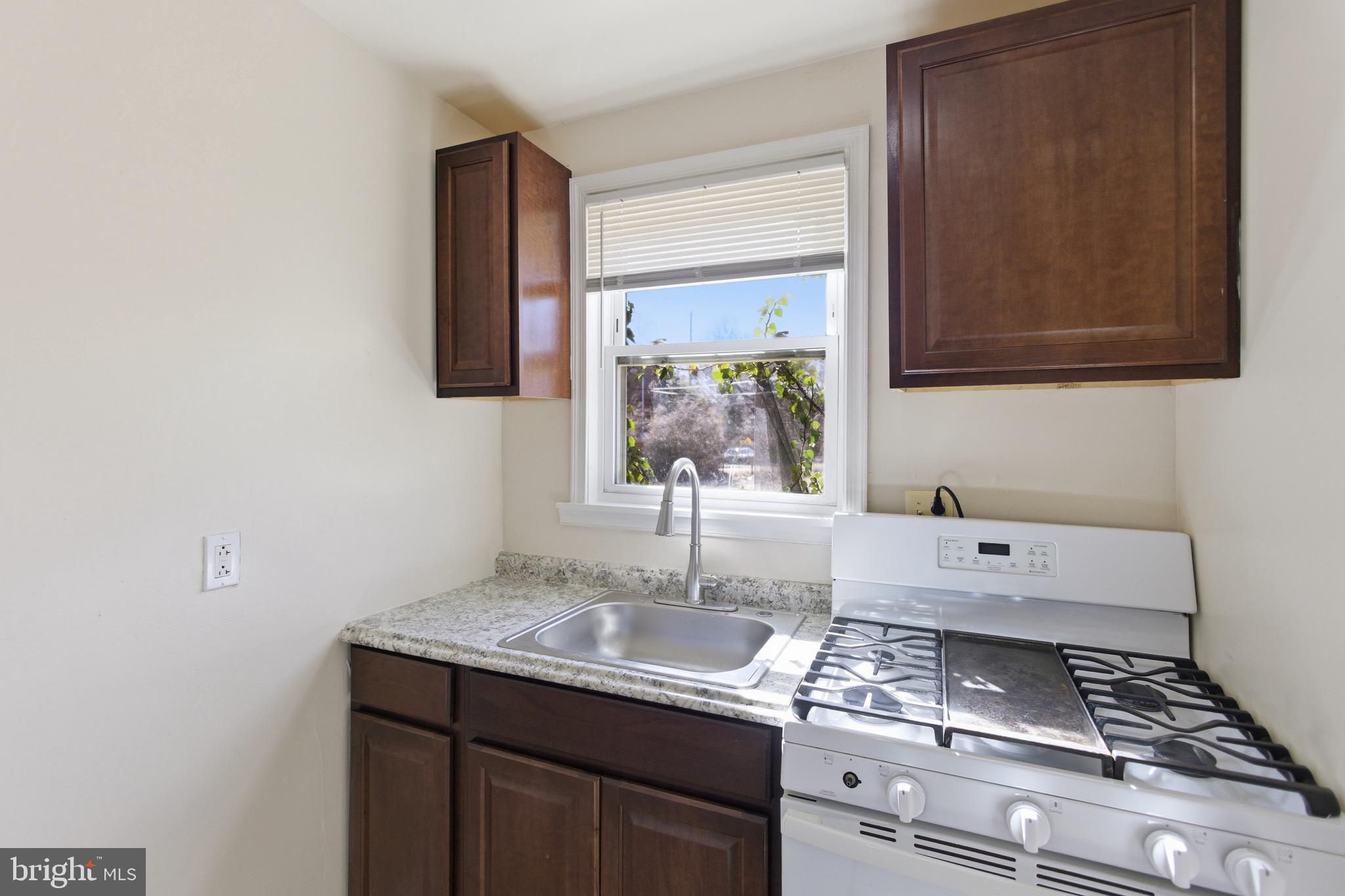101 WAYNE PLACE SE 2