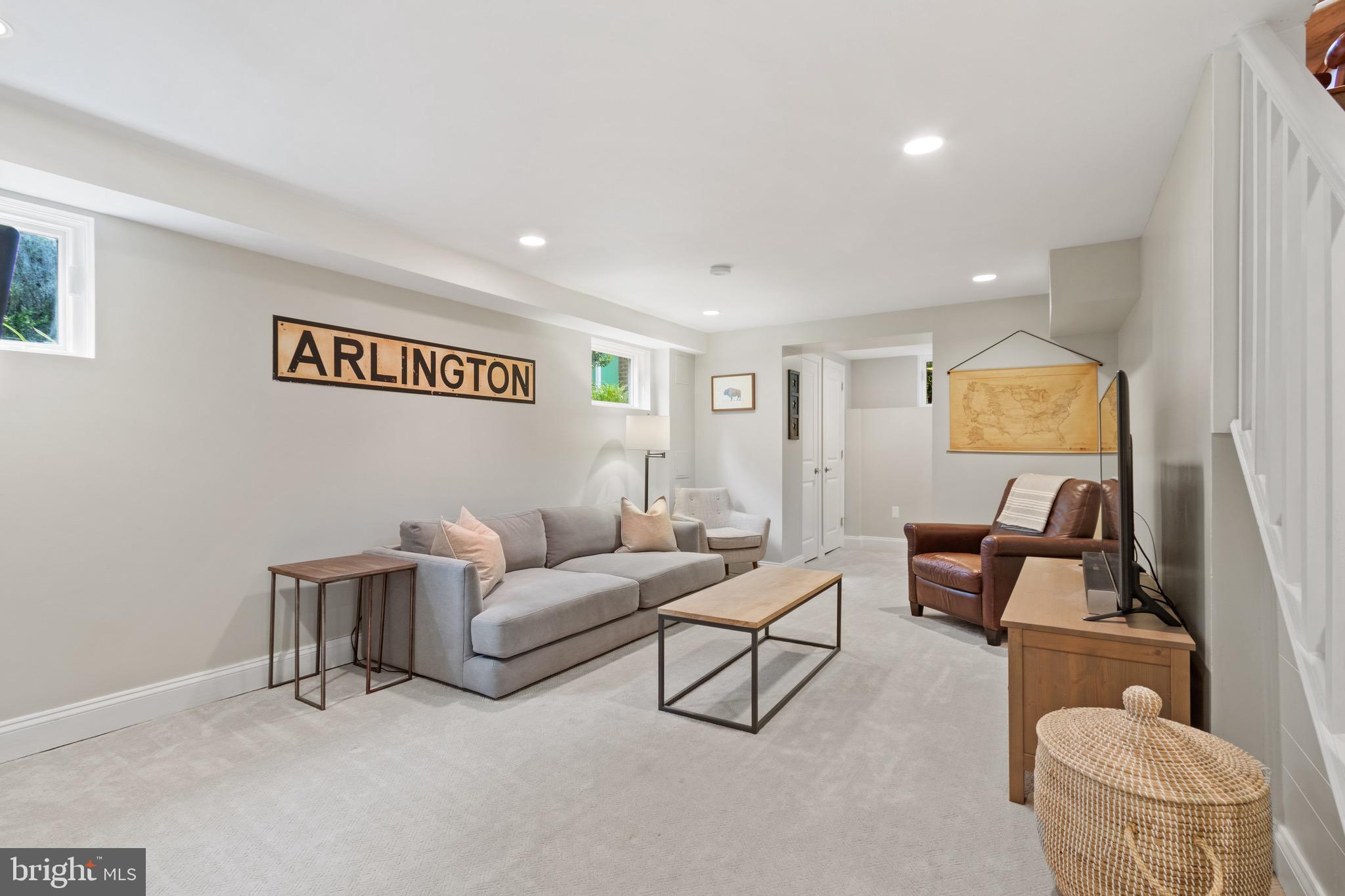 ARLINGTON HEIGHTS - Residential