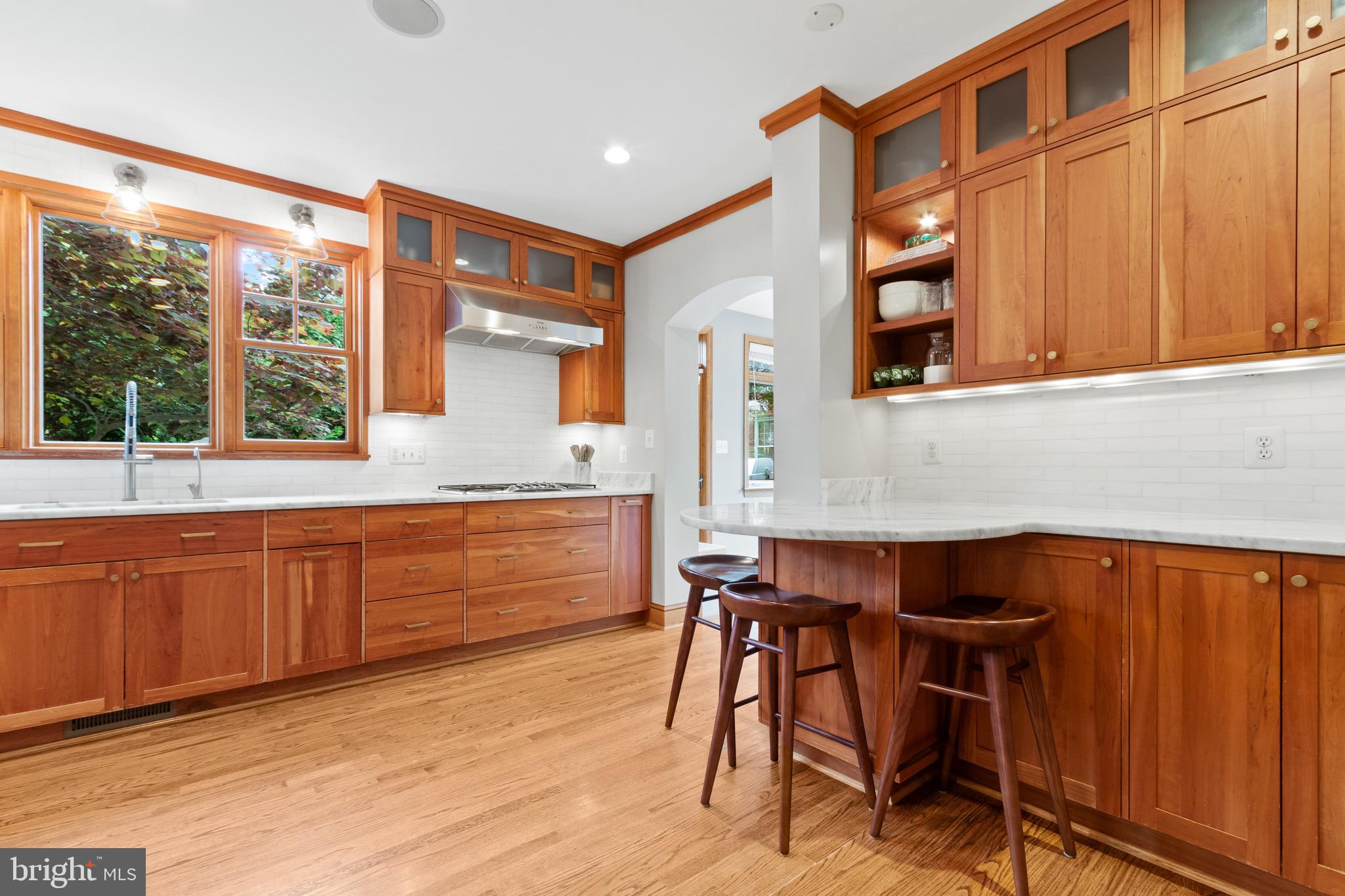 ARLINGTON HEIGHTS - Residential