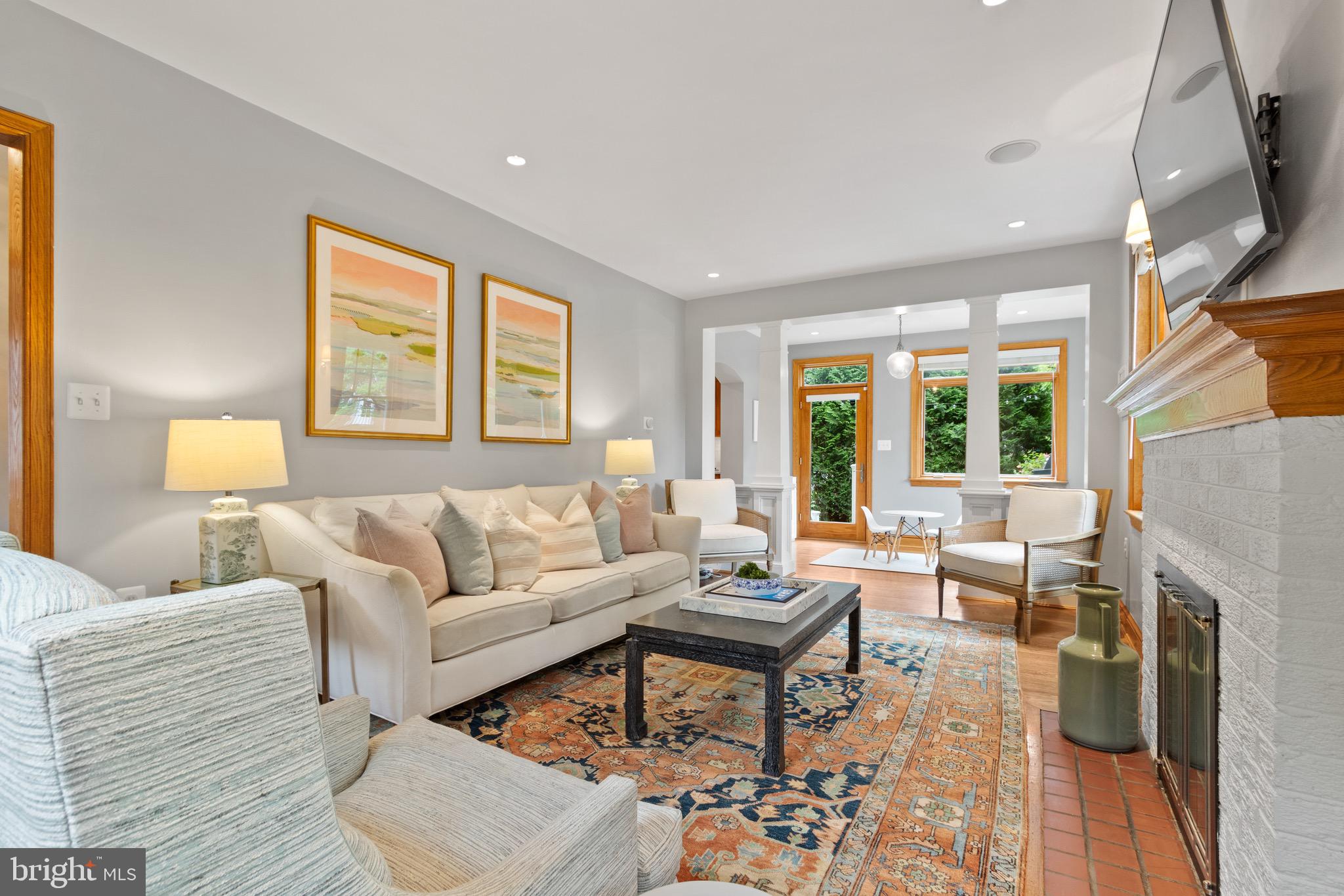 ARLINGTON HEIGHTS - Residential