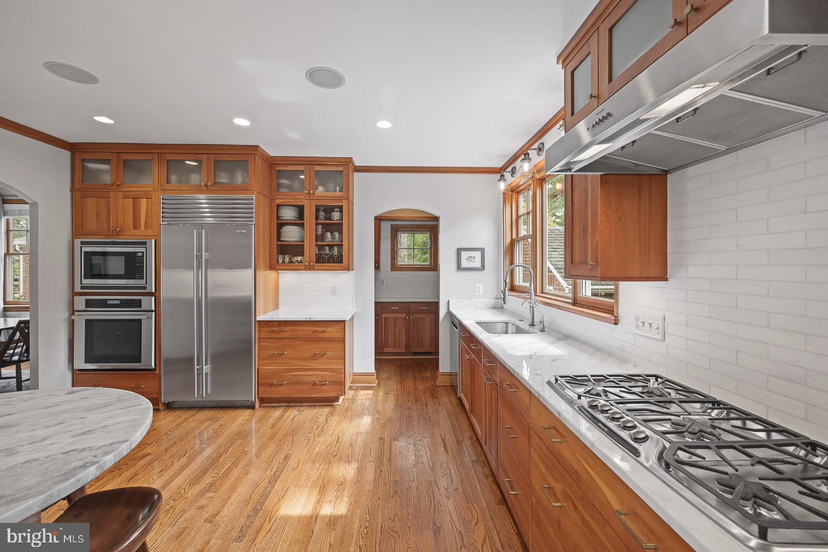 ARLINGTON HEIGHTS - Residential