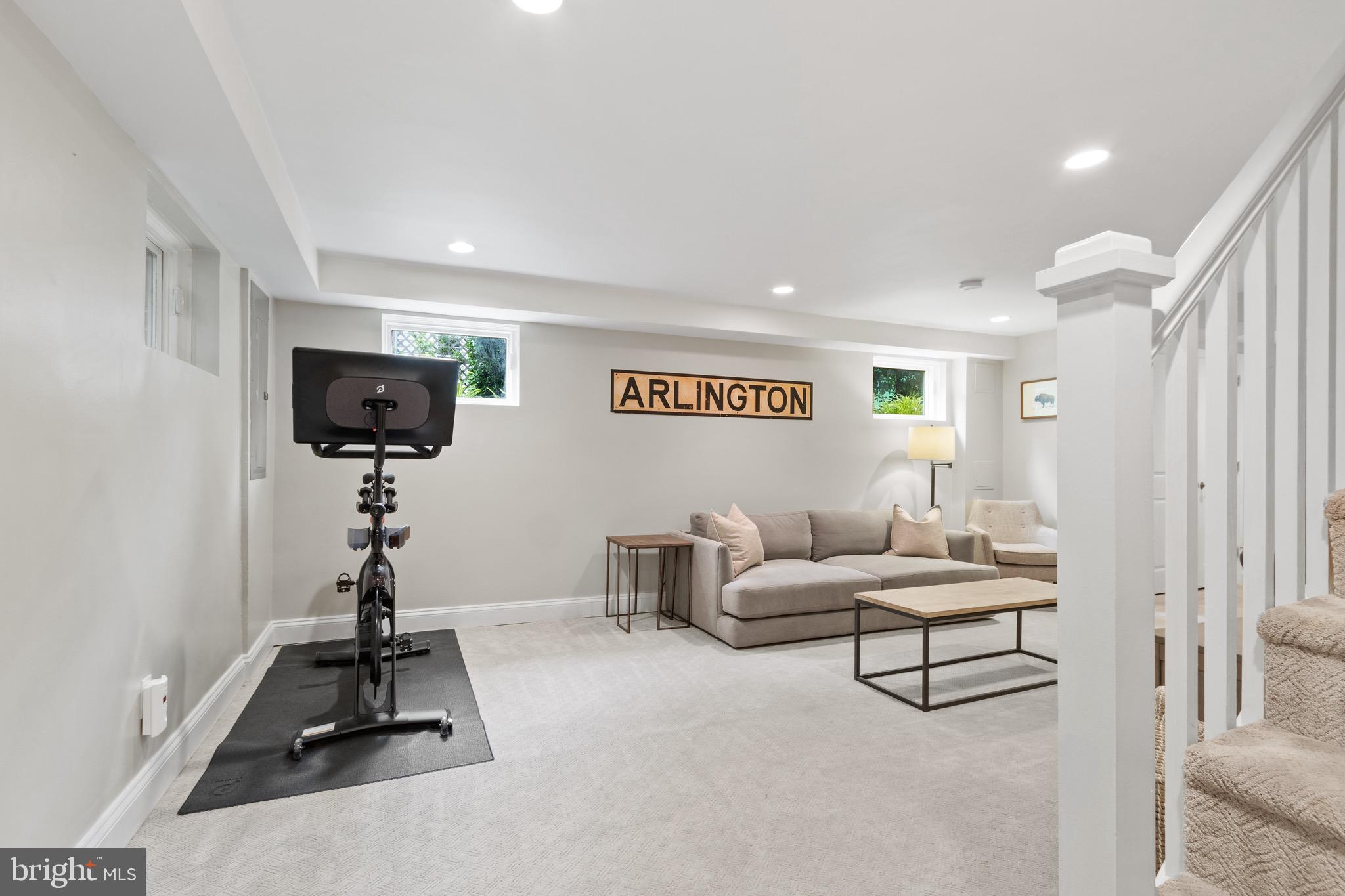 ARLINGTON HEIGHTS - Residential