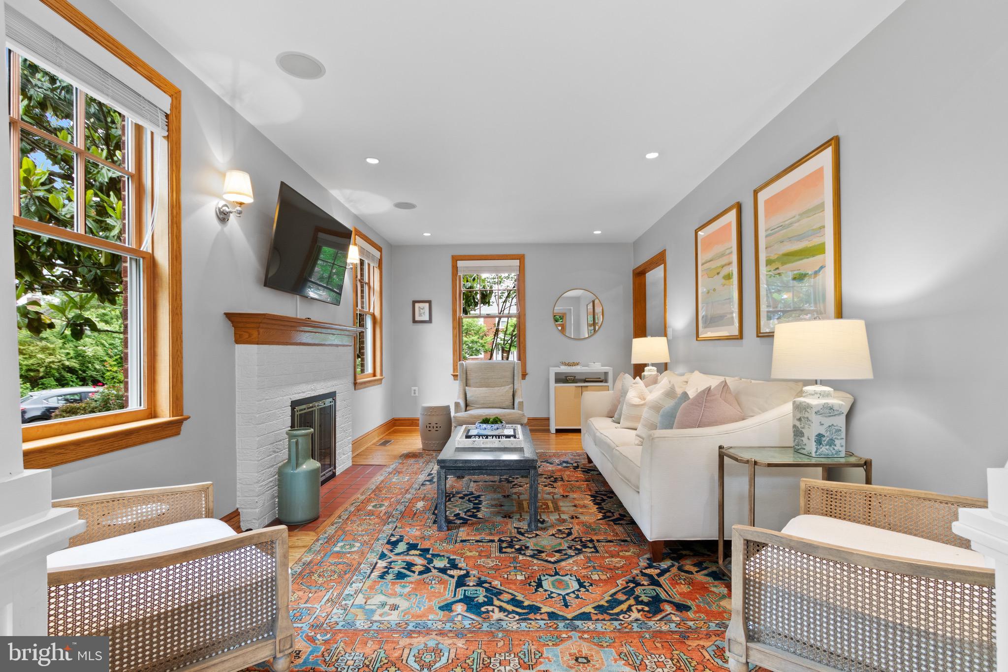 ARLINGTON HEIGHTS - Residential