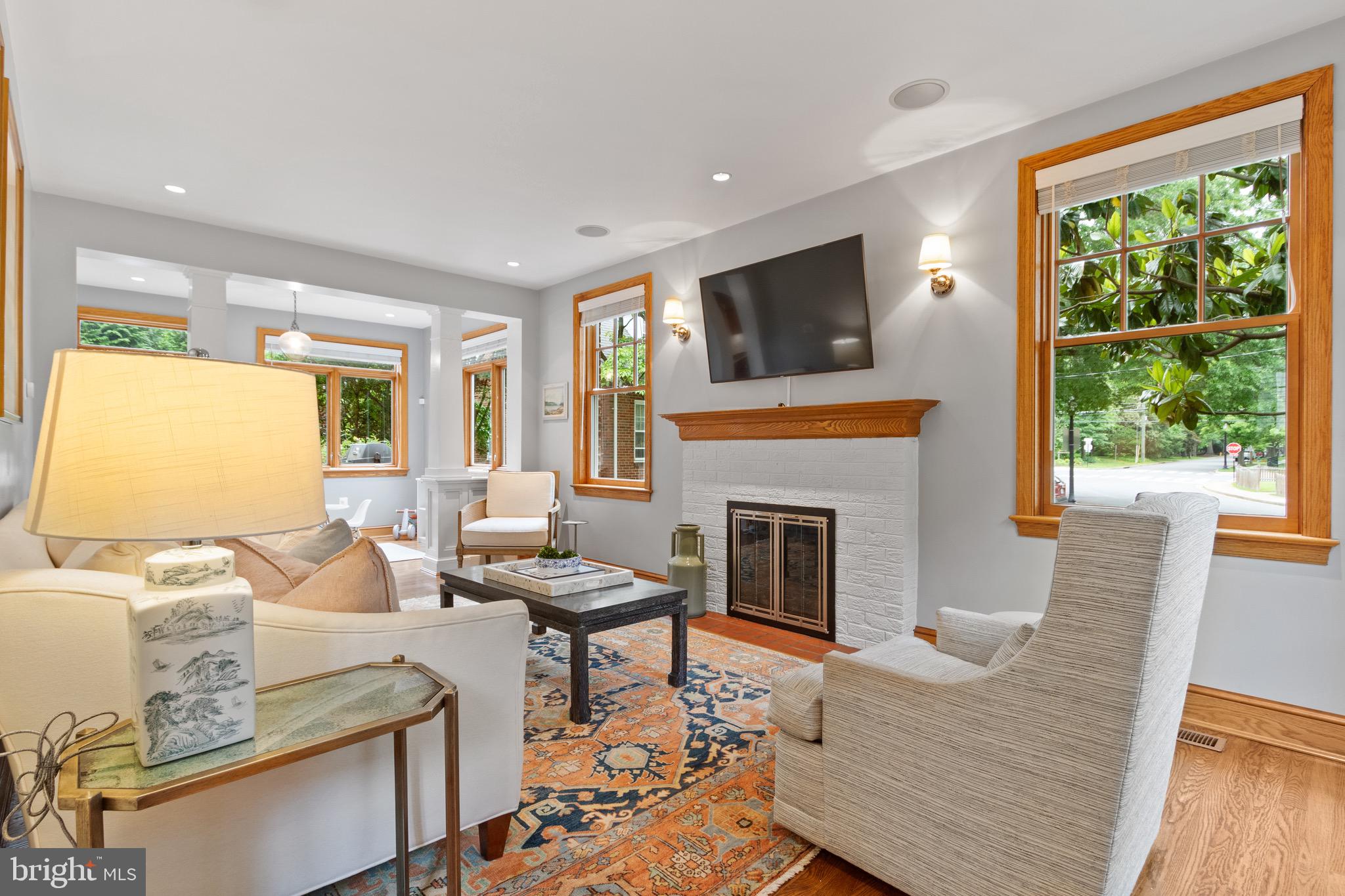 ARLINGTON HEIGHTS - Residential